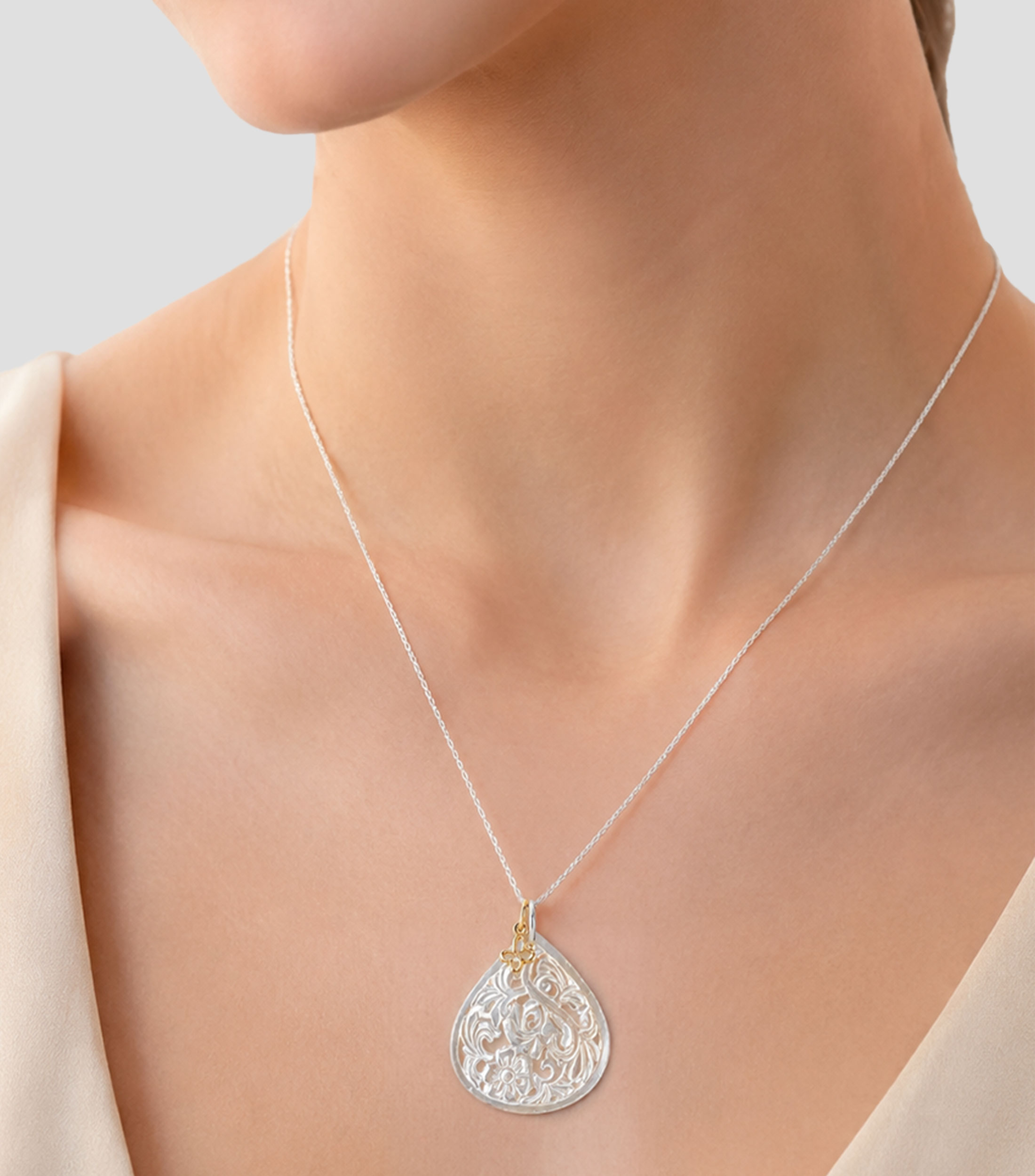 Dije con cadena gota en Plata .925 con madreperla Mujer