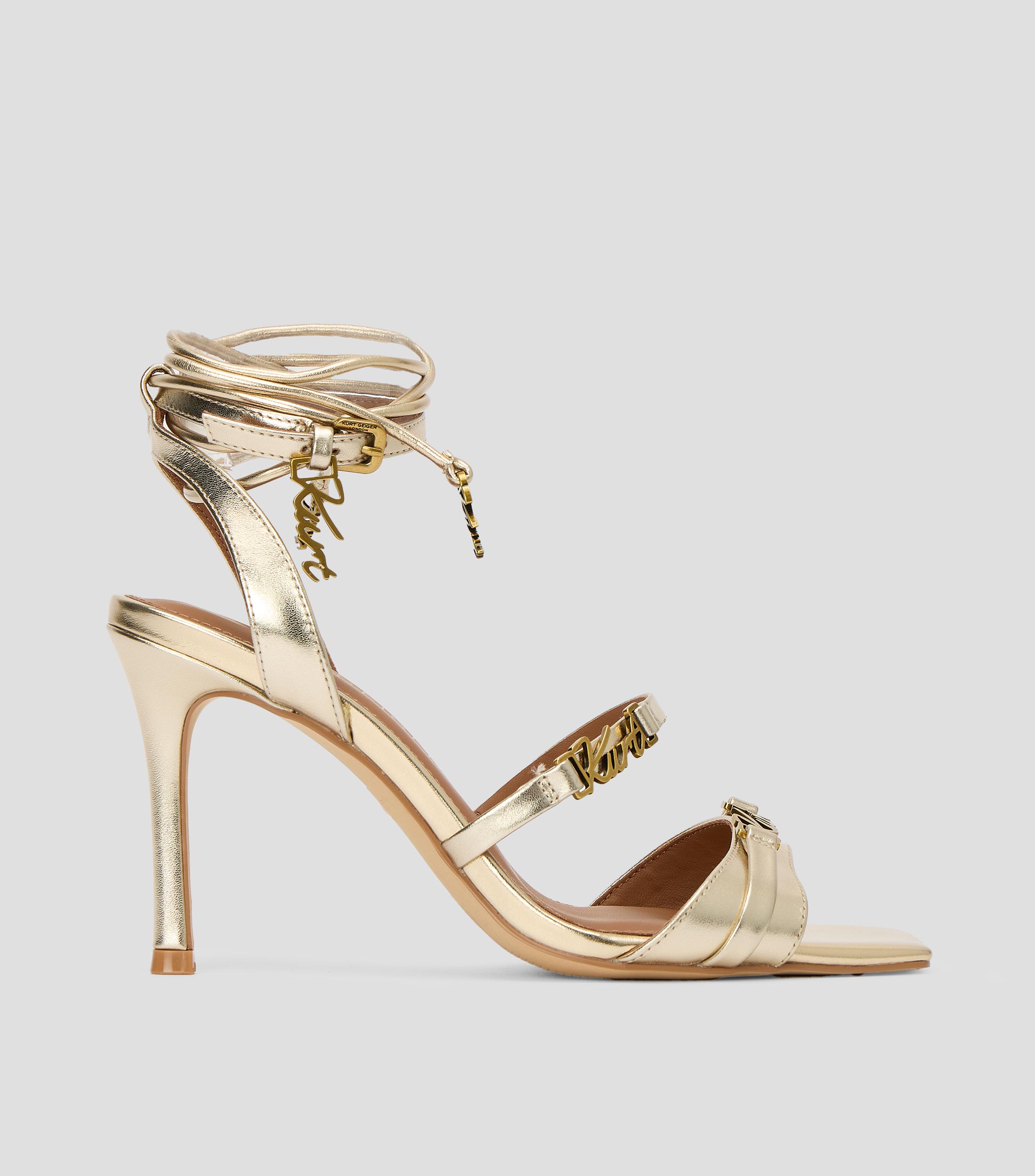 Sandalias con tacón alto y delgado Mujer