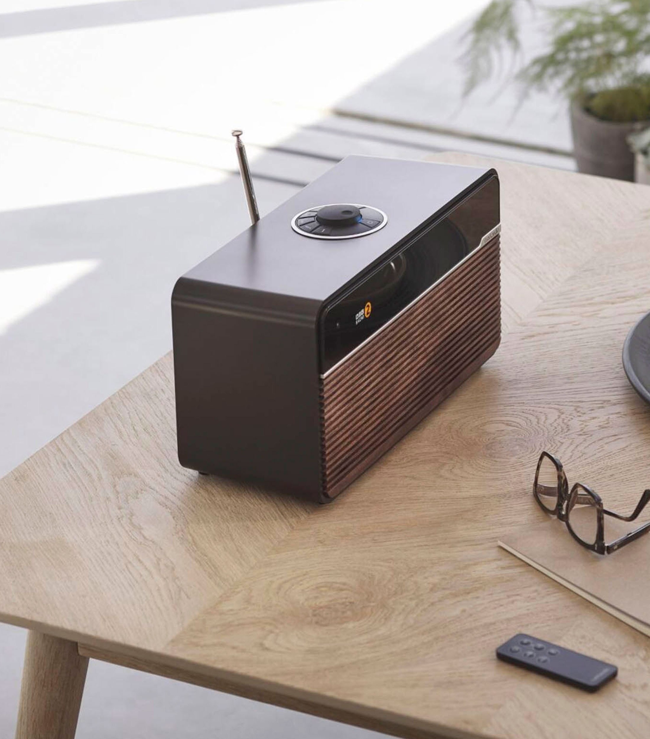 Bocina Smart componente Inalámbrica Wi-Fi, Bluetooth Ruark R2 MK4 Espresso