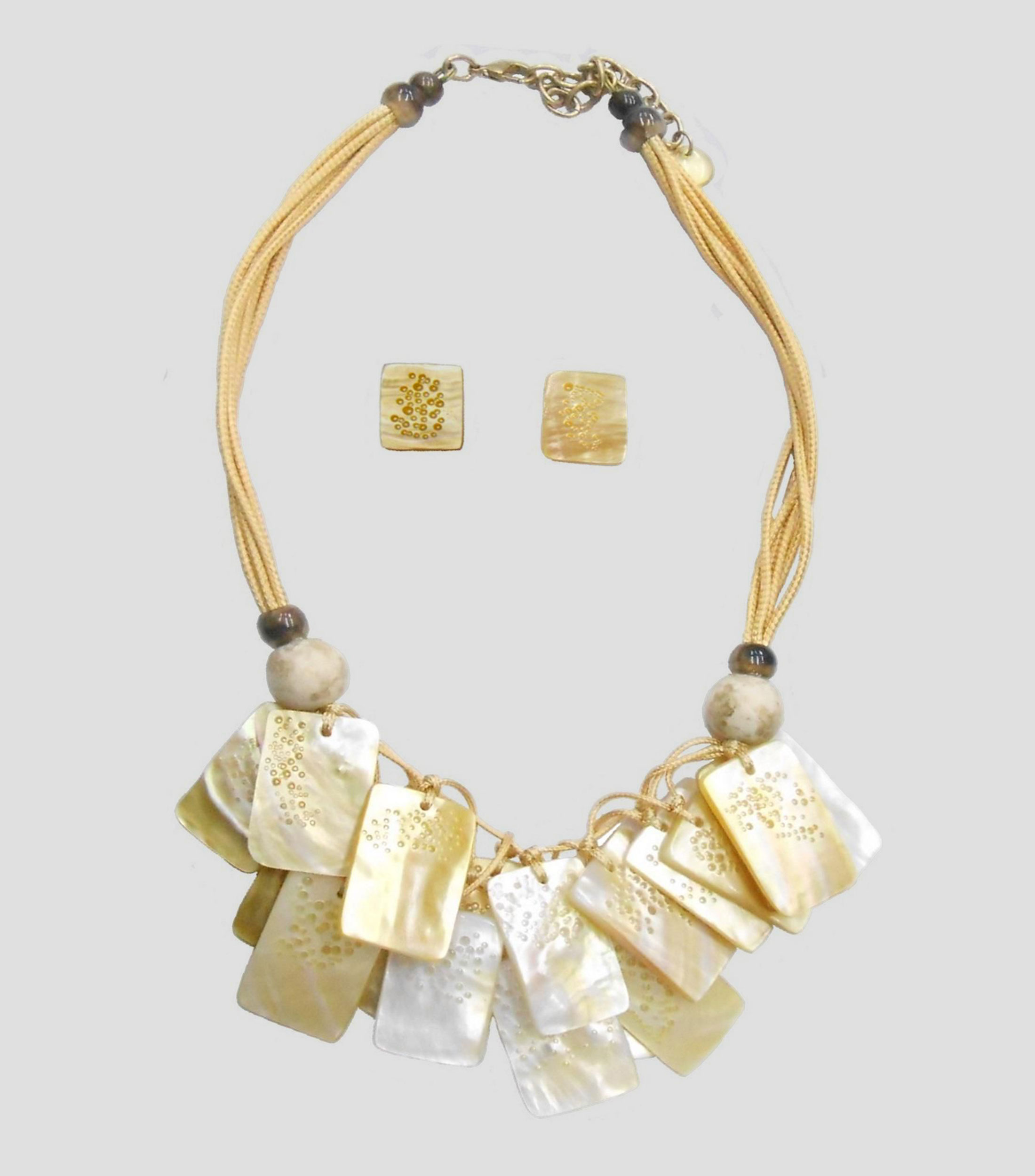 Set collar y aretes conchas Mujer