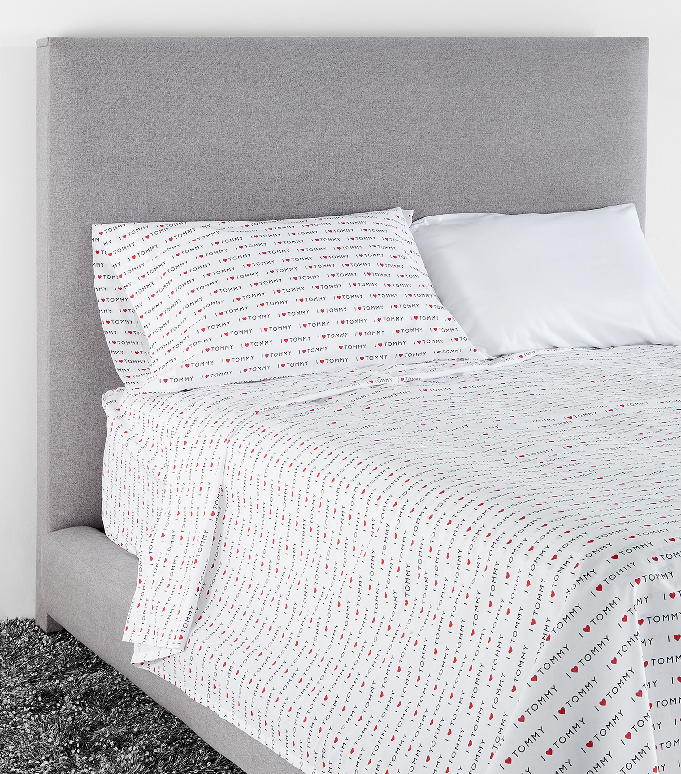Tommy Hilfiger Juego de Sábanas I Love Tommy Blanco Queen Size - El Palacio  de Hierro