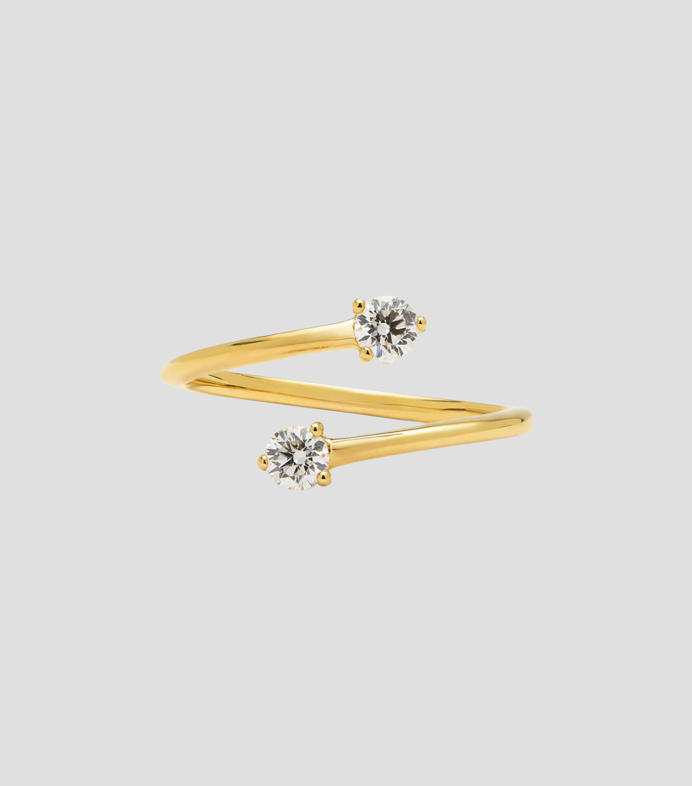 Anillo en Oro amarillo de 18 Kilates con diamantes Mujer