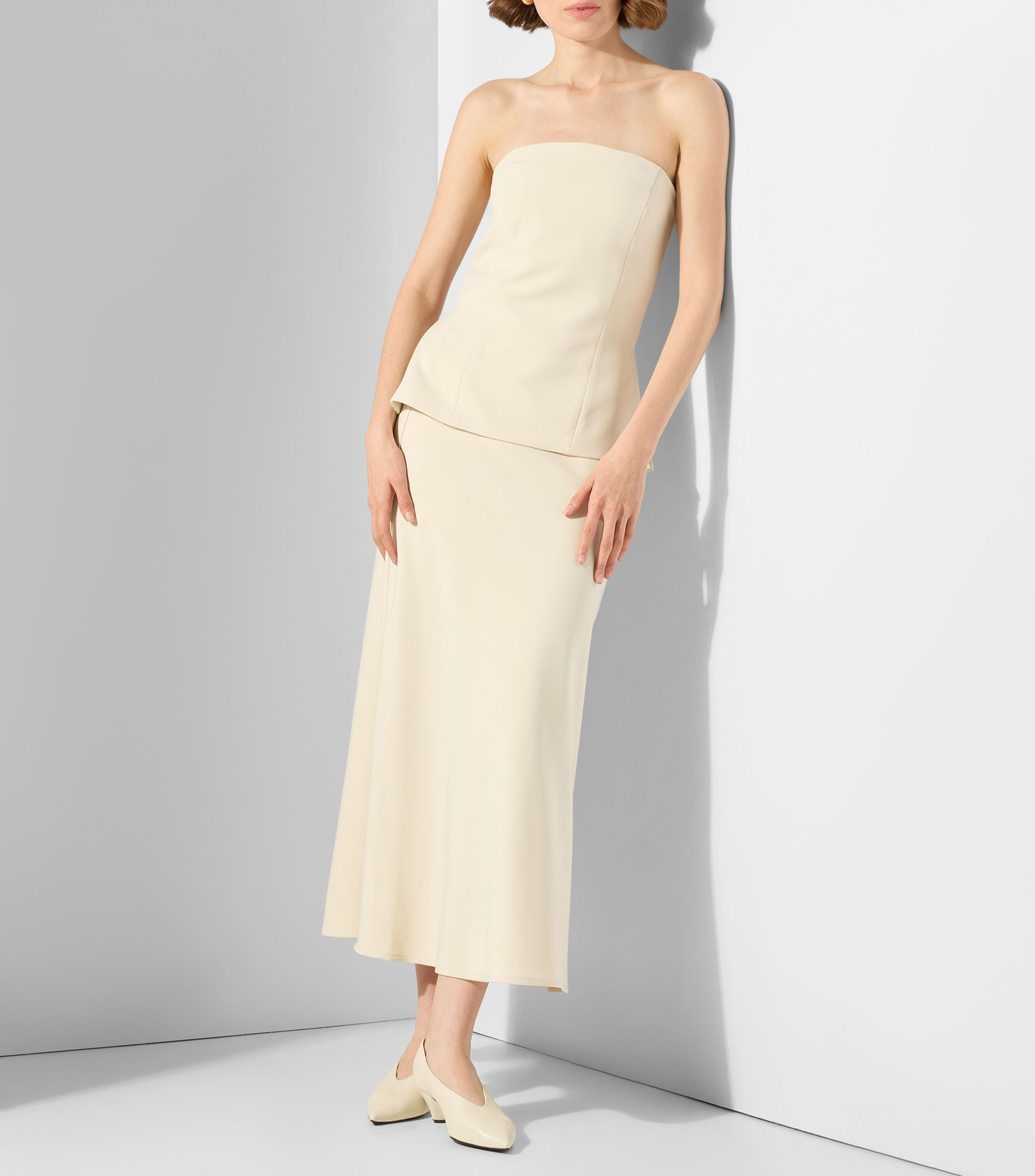 Falda midi de corte regular lisa Mujer