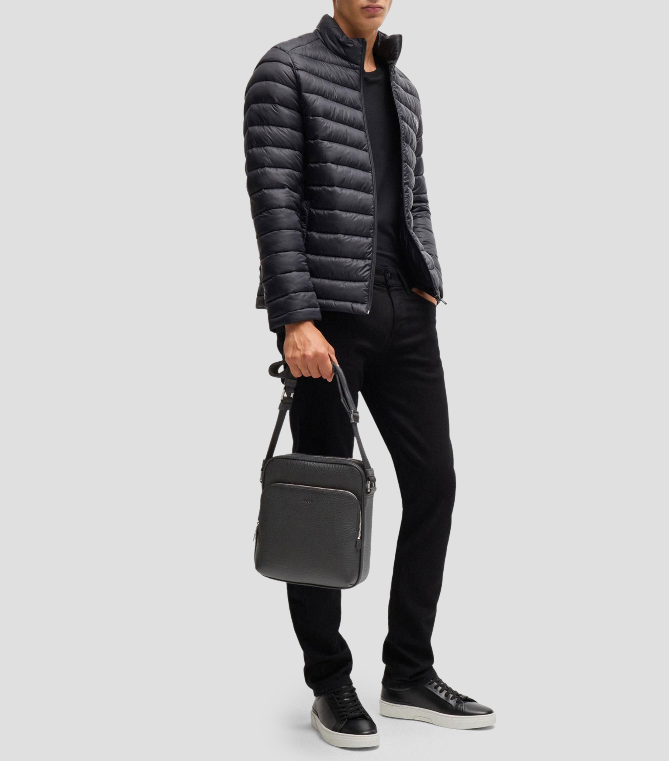 Bolso mensajero en piel italiana con logo grabado Hombre