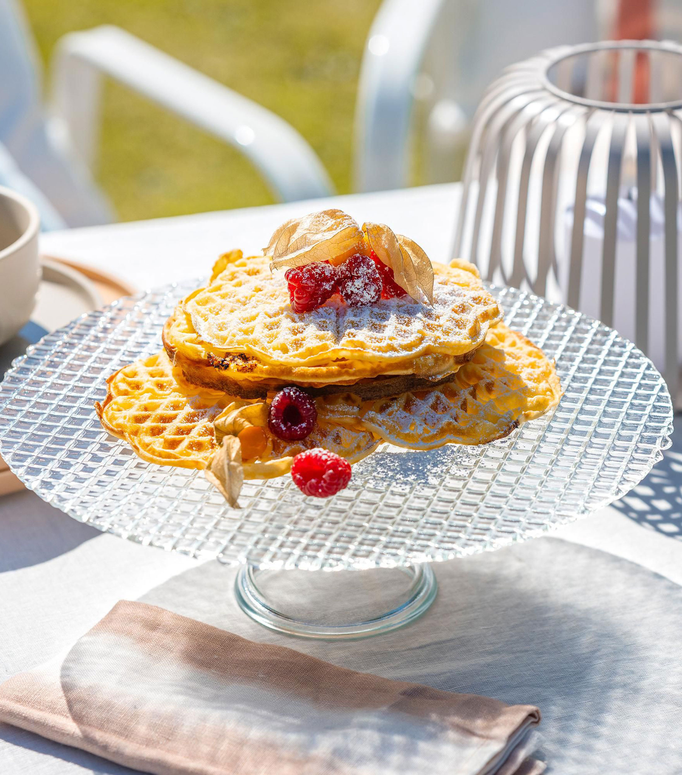 Plato pastelero con base en vidrio