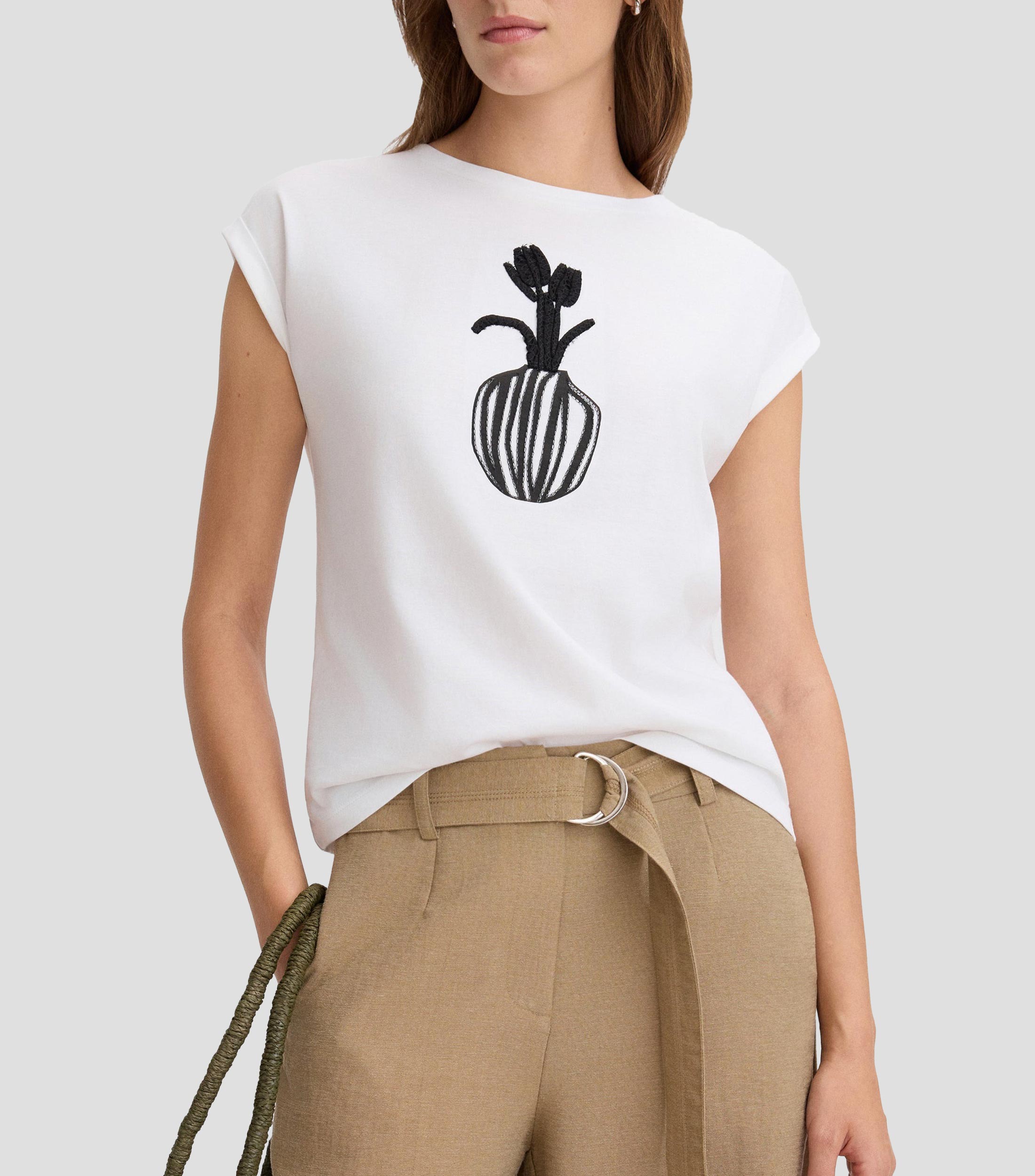 Playera de cuello redondo con manga corta bordada Mujer