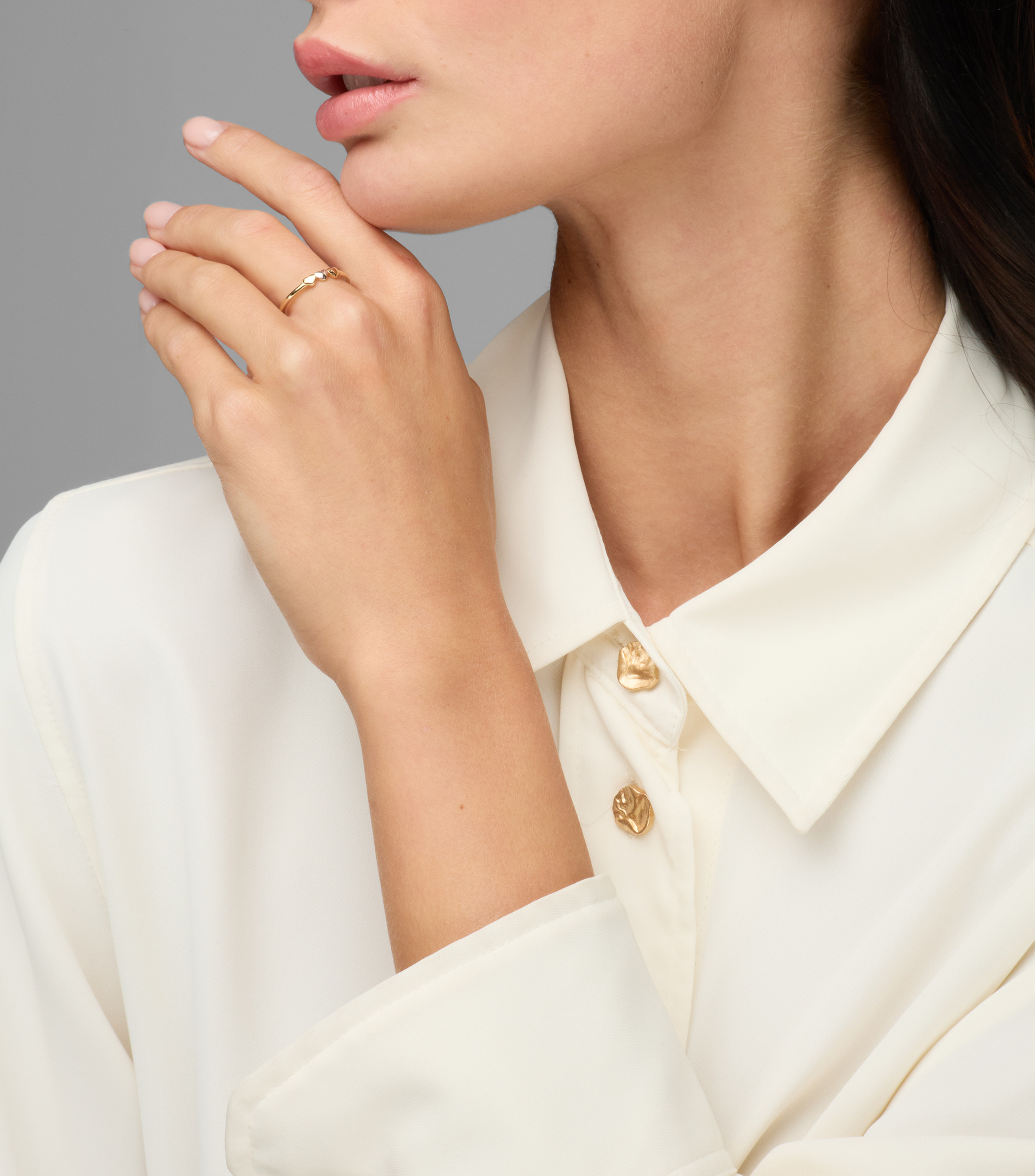 Anillo en oro de 14 kilates con corazones Mujer