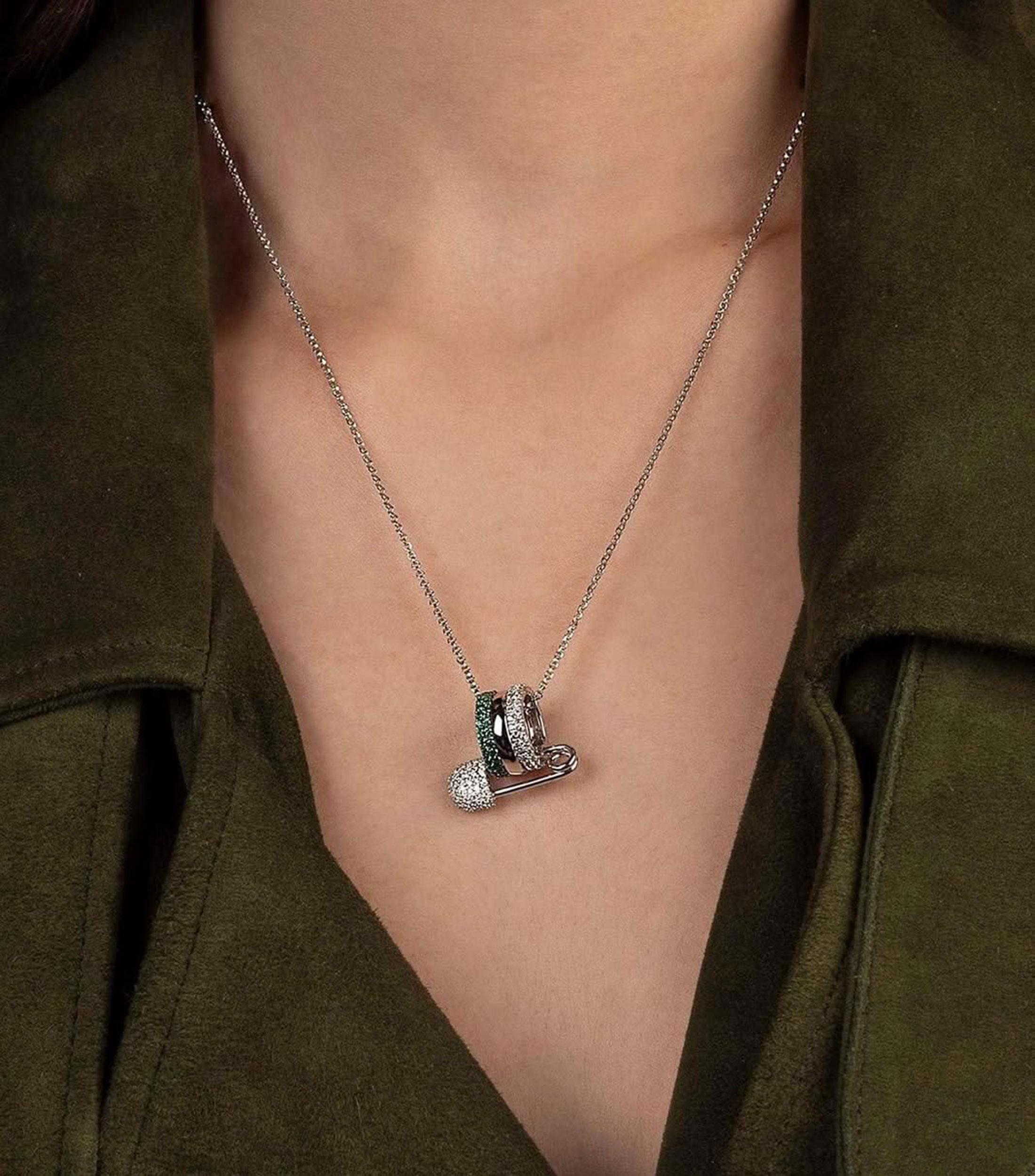 Collar en plata con incrustación de circonia Mujer
