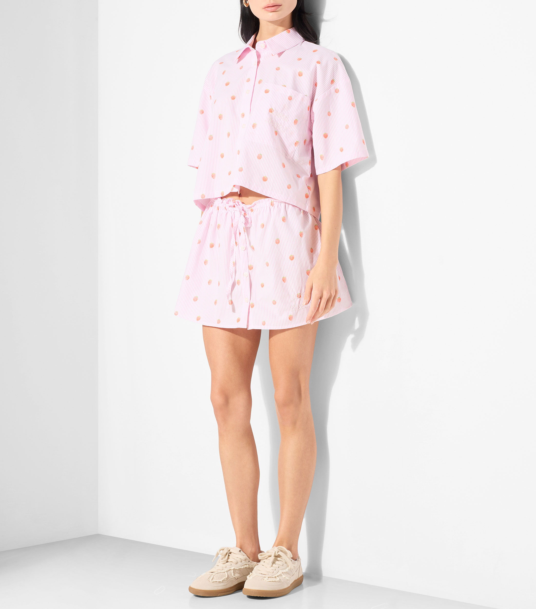 Camisa estampada con manga corta Mujer