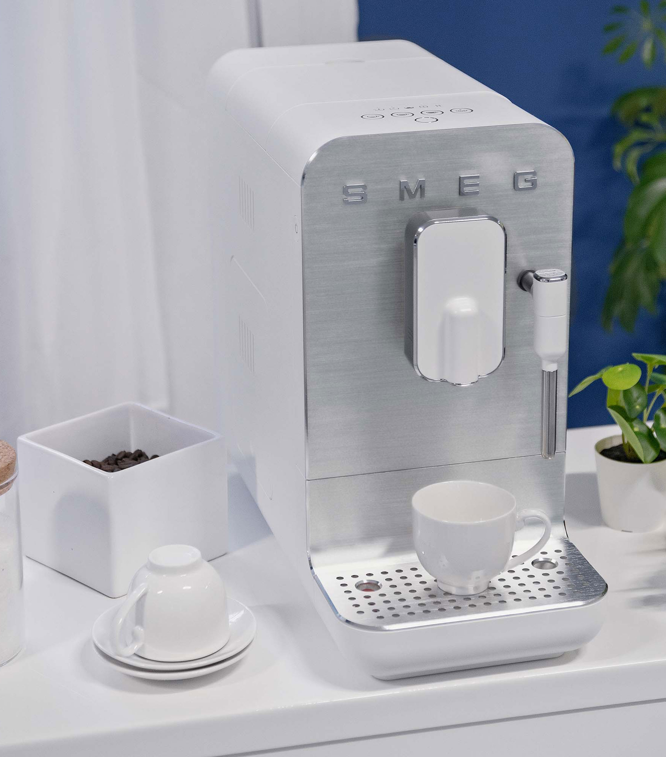 Cafetera Automatica para 6 Tazas blanca