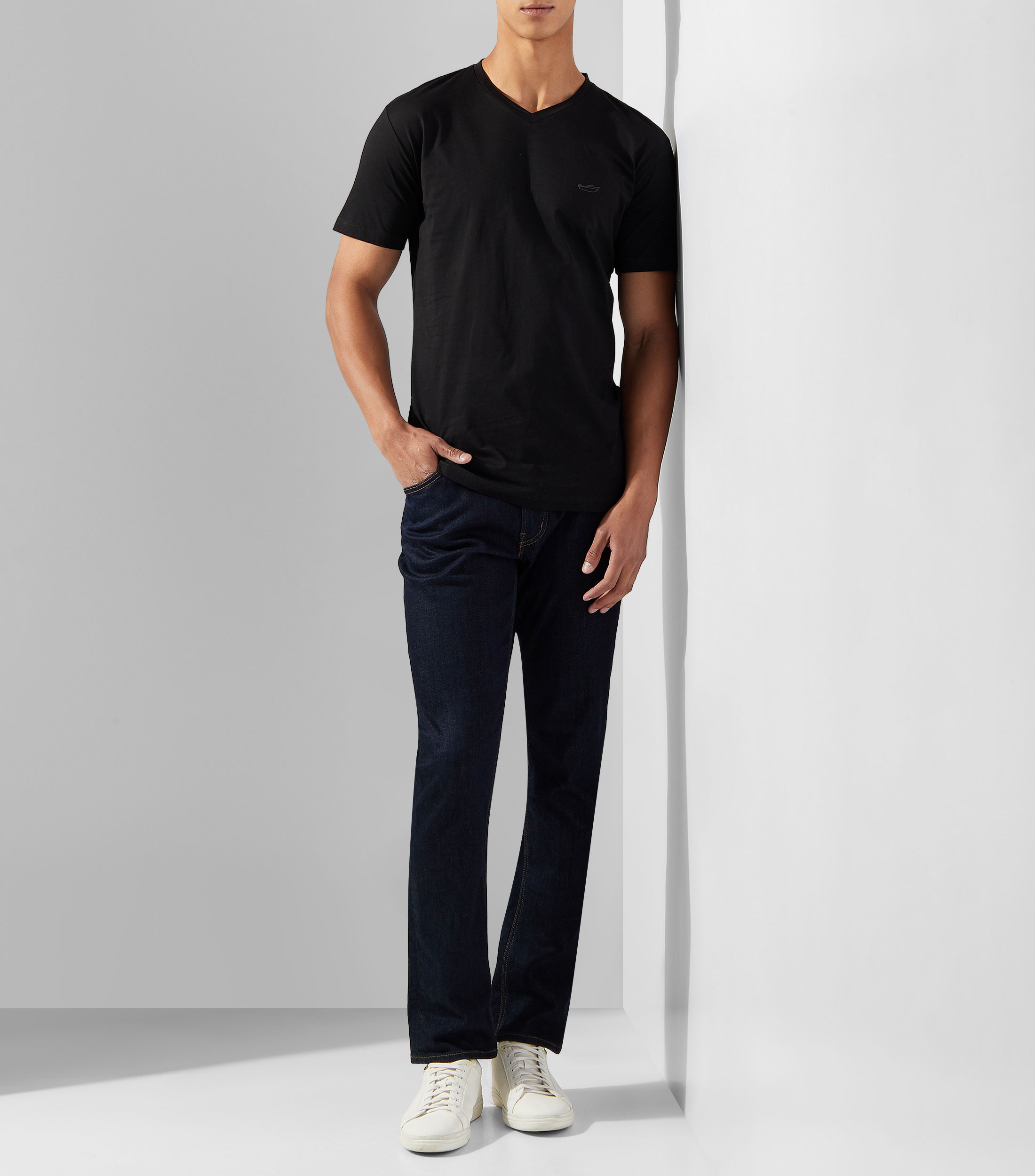 Playera Cuello V Manga Corta Hombre