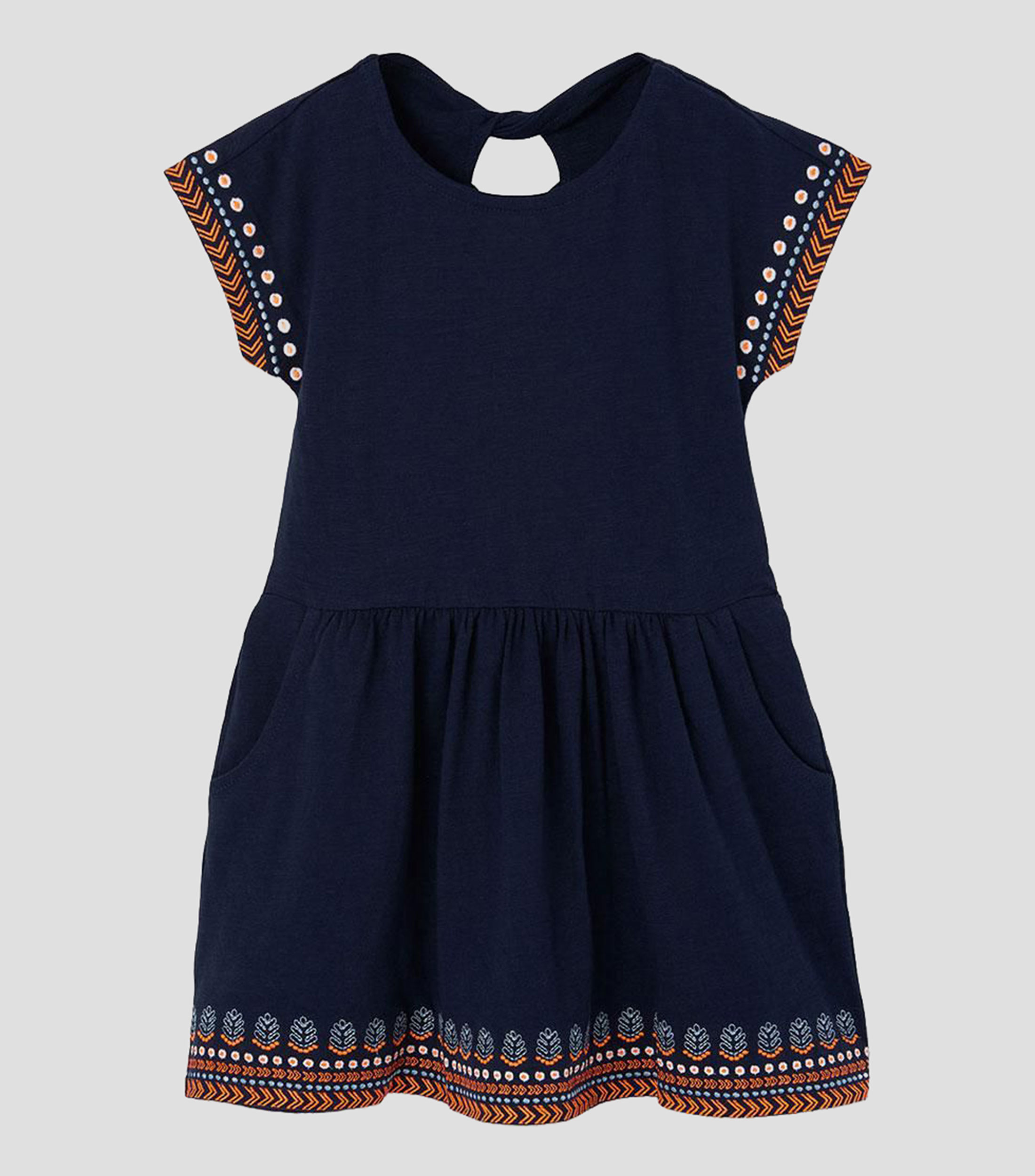 Vestido con diseño sólido bordado Niña