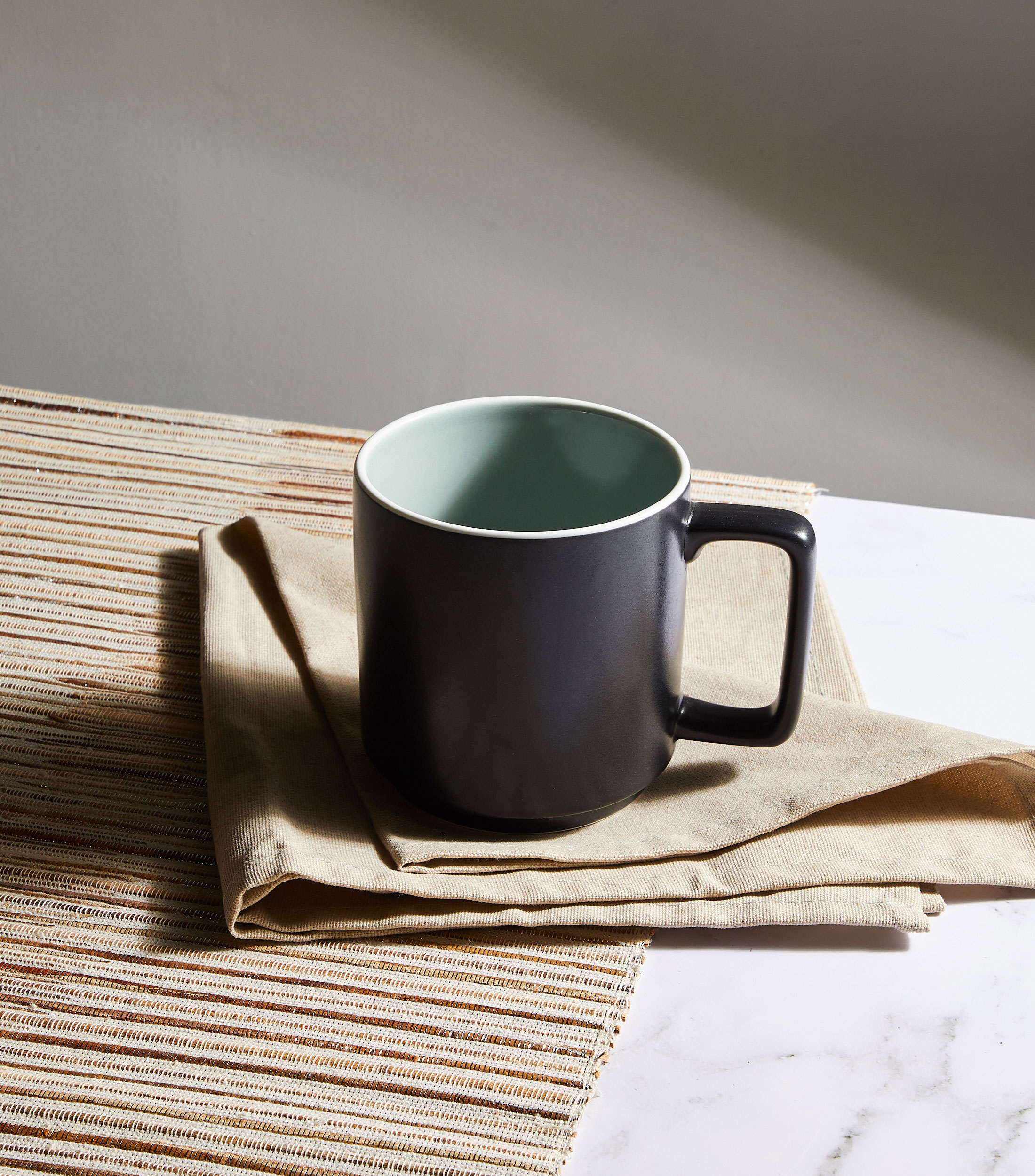 Taza Stax negro con gris