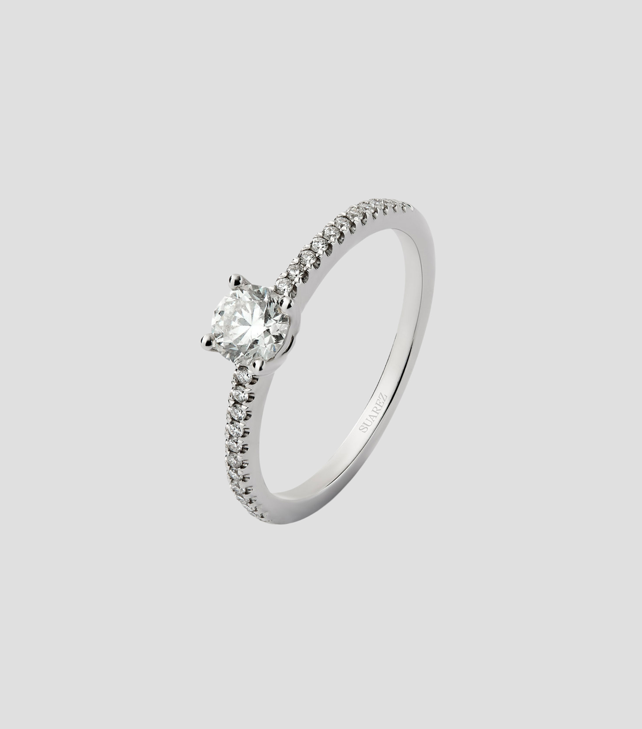 Anillo en oro blanco de 18 kilates con diamantes Mujer