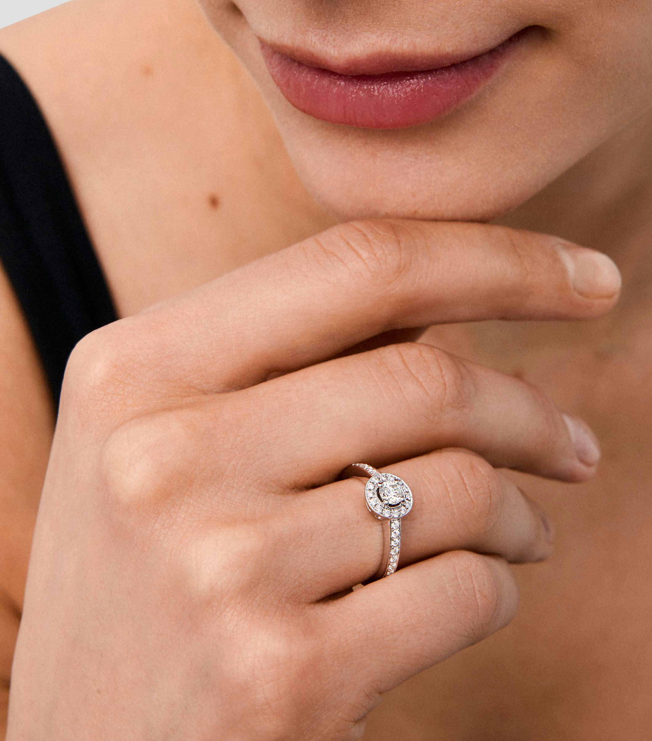 Anillo solitario de compromiso en Oro blanco de 18 Kilates con diamante Mujer