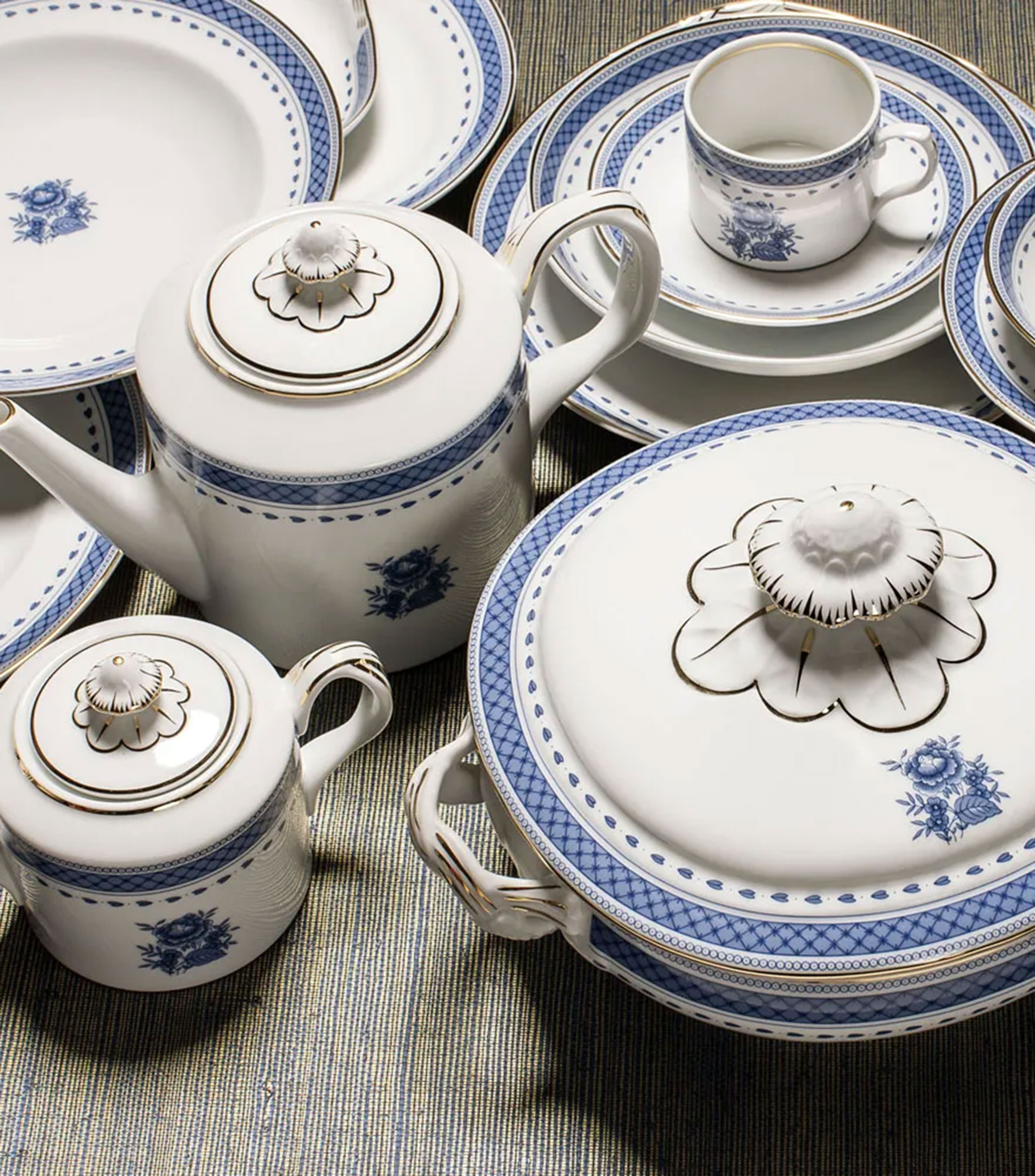 Taza para café con plato 84 CV, Blanca y azul