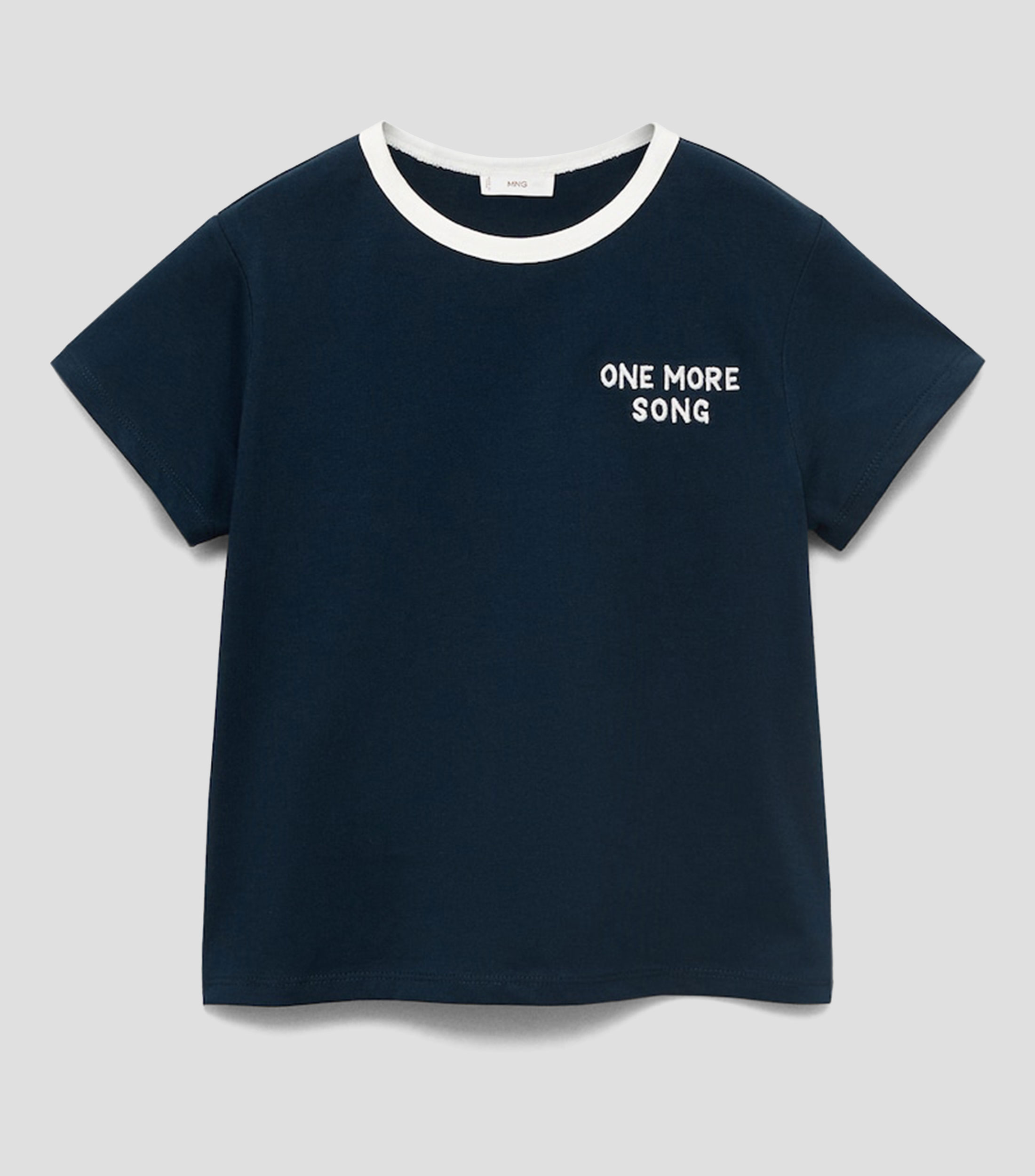 Playera con bordado Nina