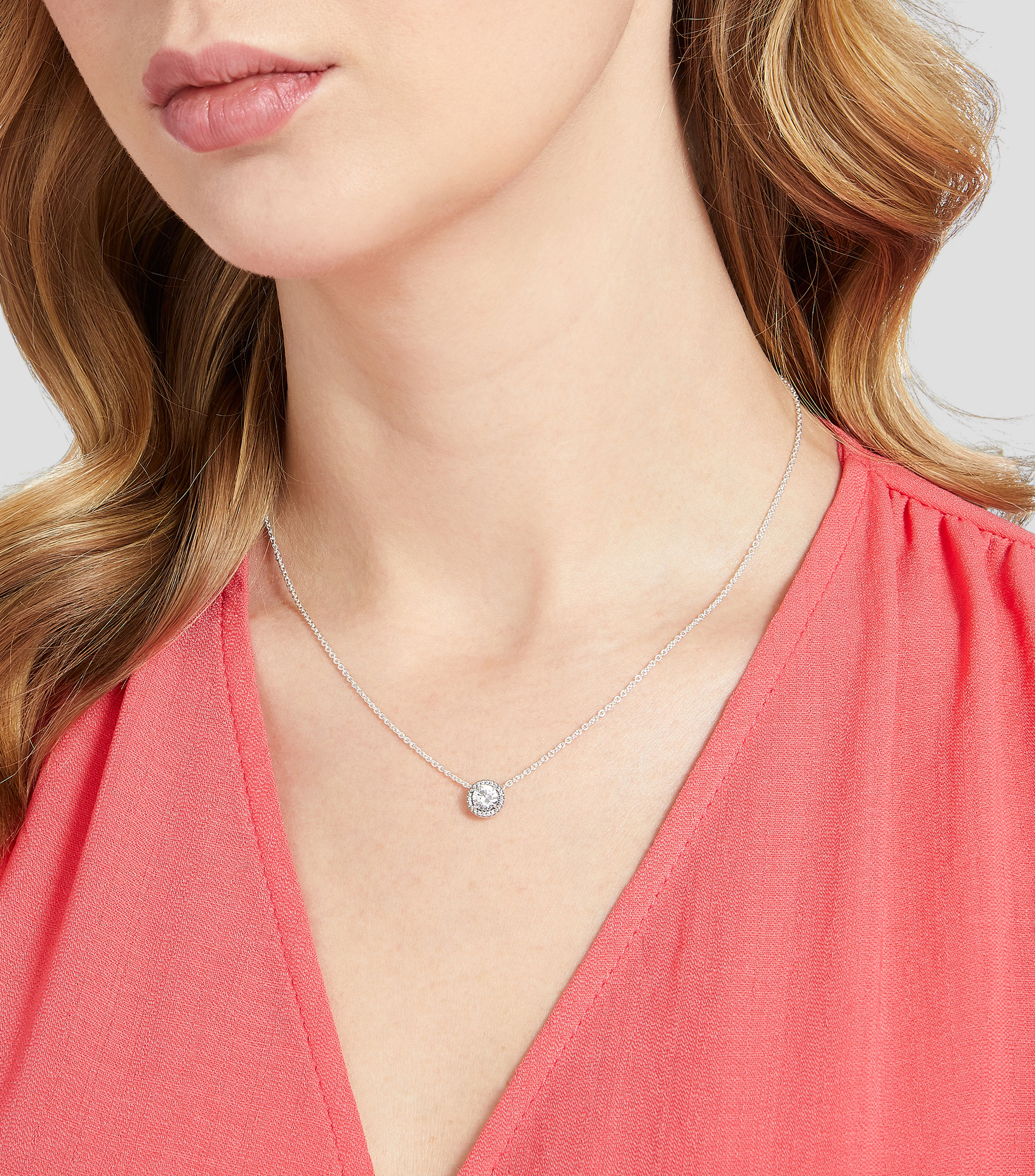 Collar con dije en plata Mujer