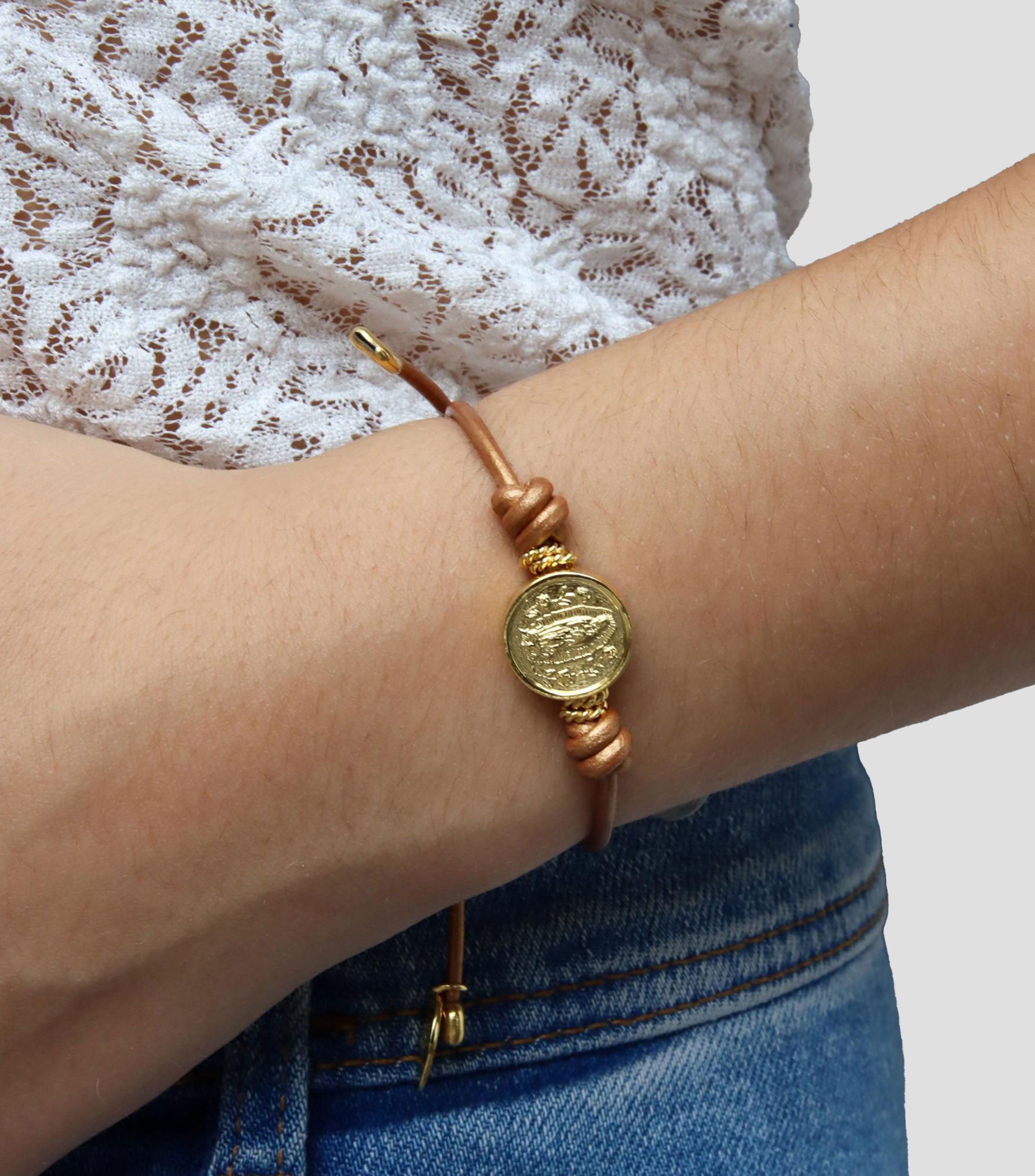Pulsera en piel con dije Virgen de Guadalupe Mujer