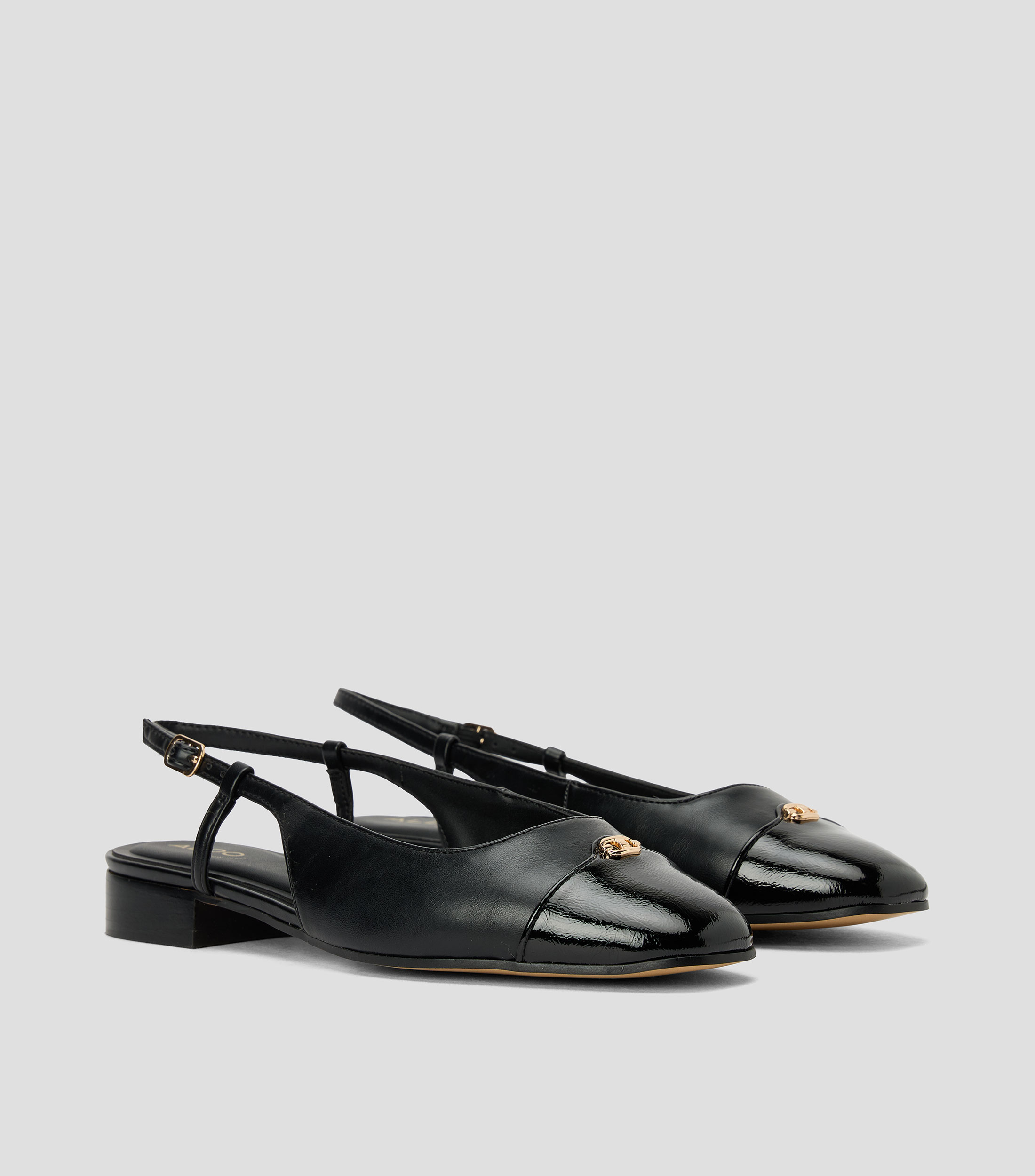 Flats Maree con tacón bajo ancho detalle metálico Mujer