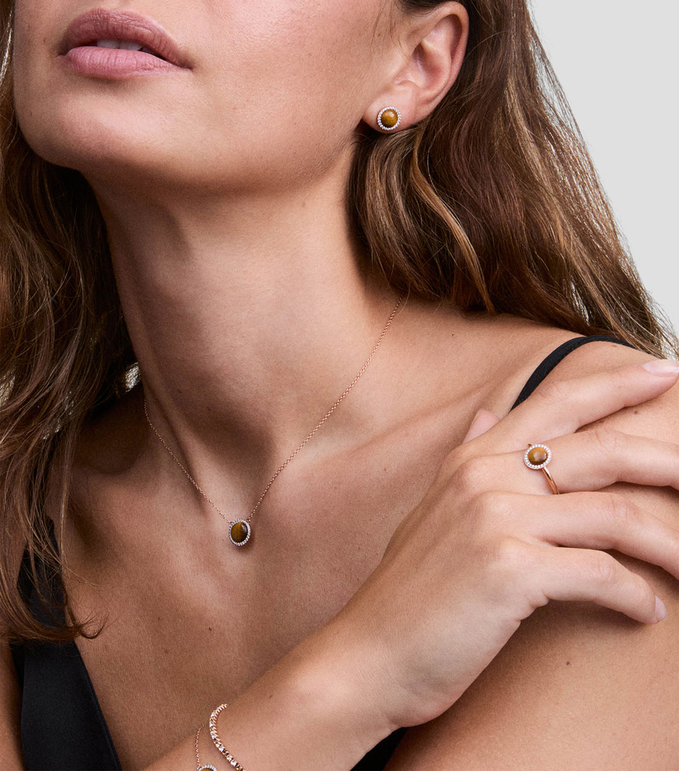 Anillo con Ojo de Tigre y Cristales Mujer
