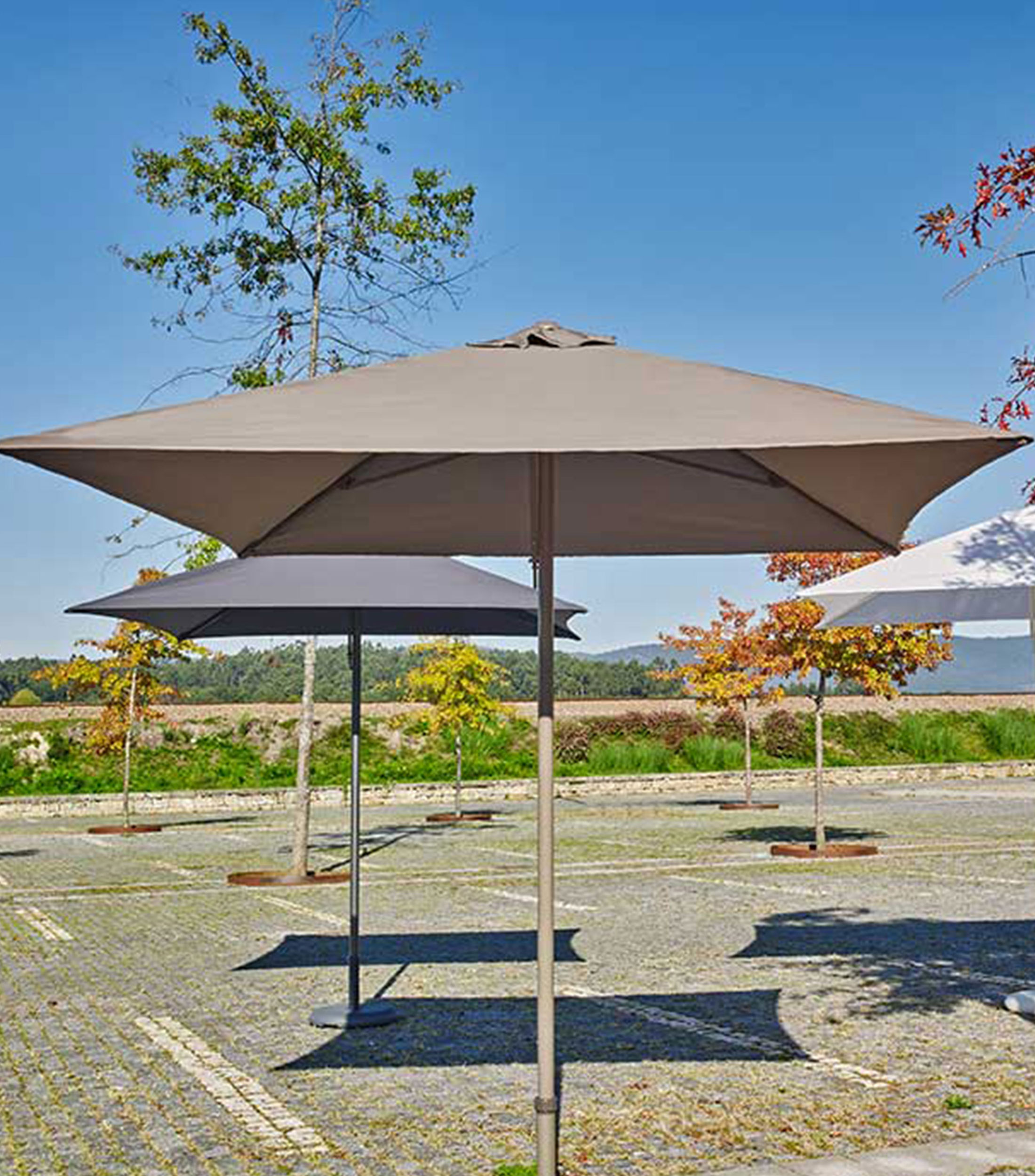 Sombrilla para exteriores en aluminio Taupe