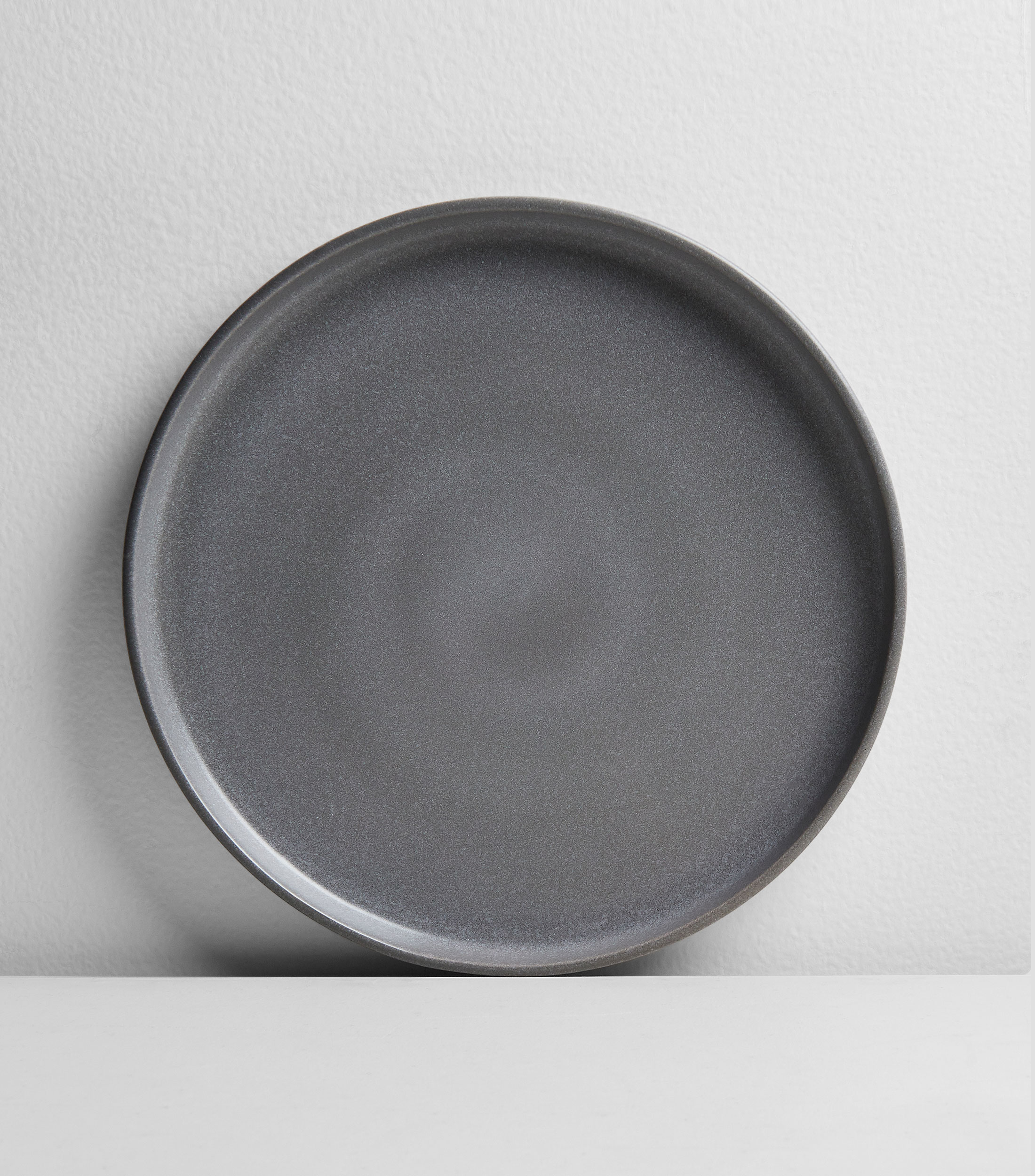 Plato Trinche en Cerámica Gris