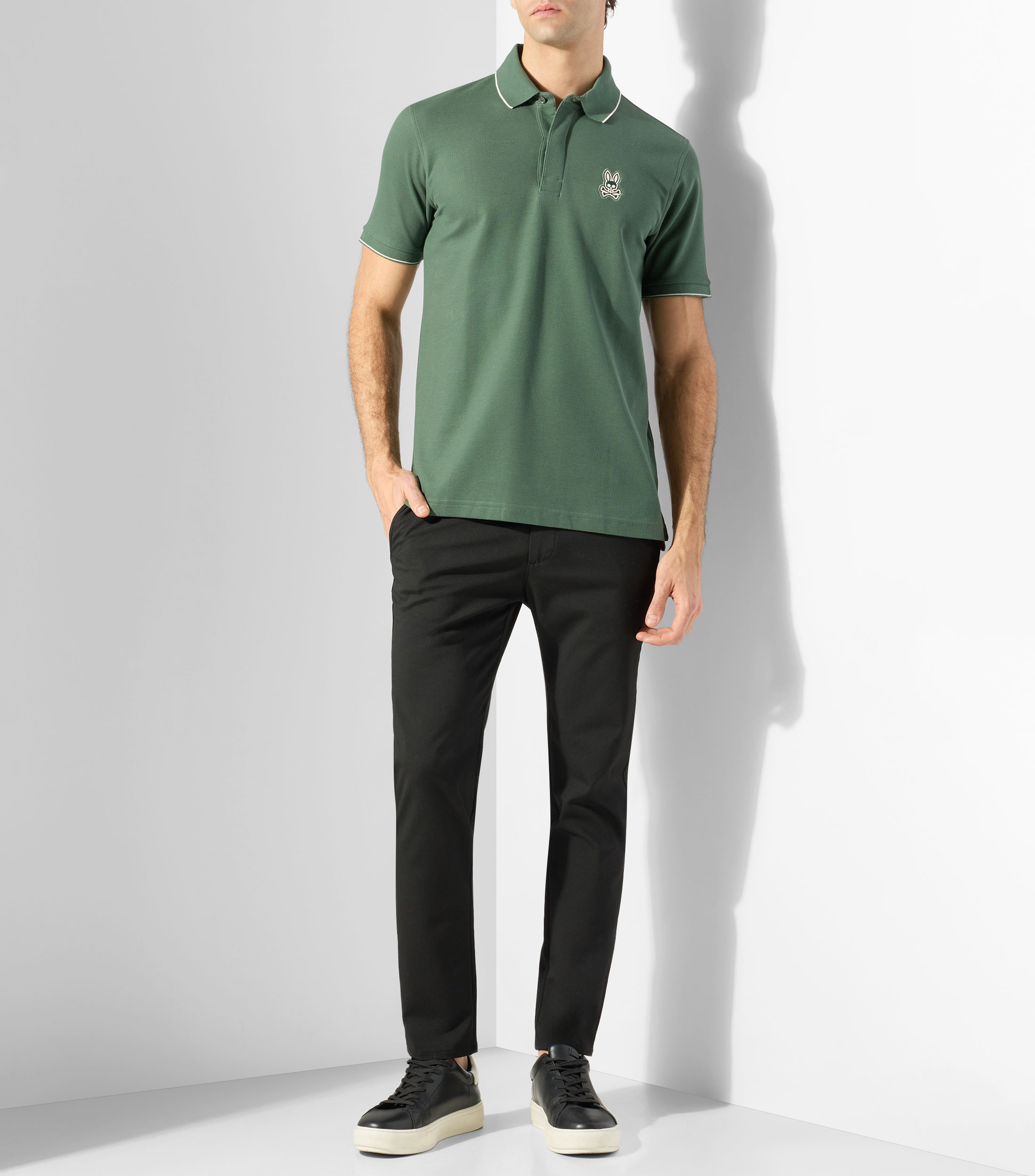 Playera tipo polo manga corta lisa Hombre