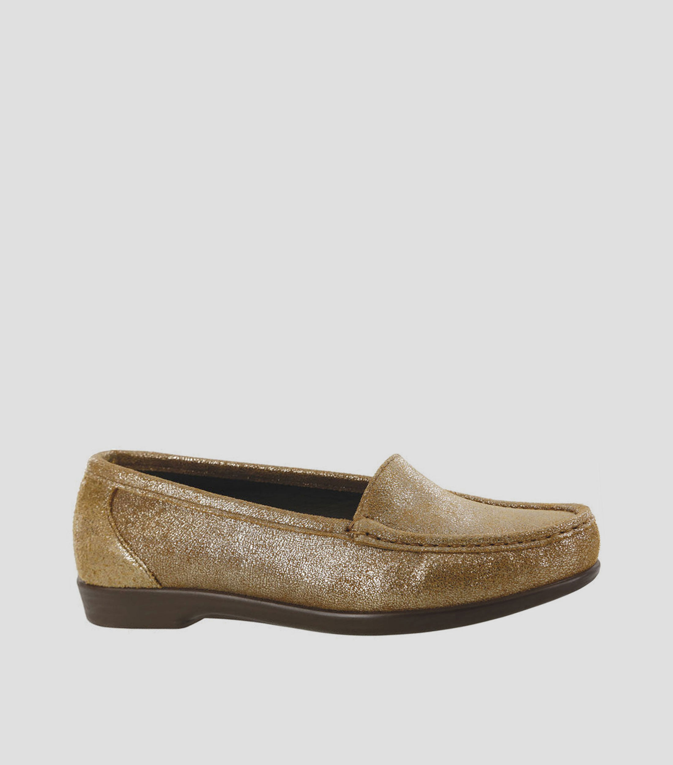 Mocasín horma mediana, de piel suave con terminado de brillos color dorado Mujer