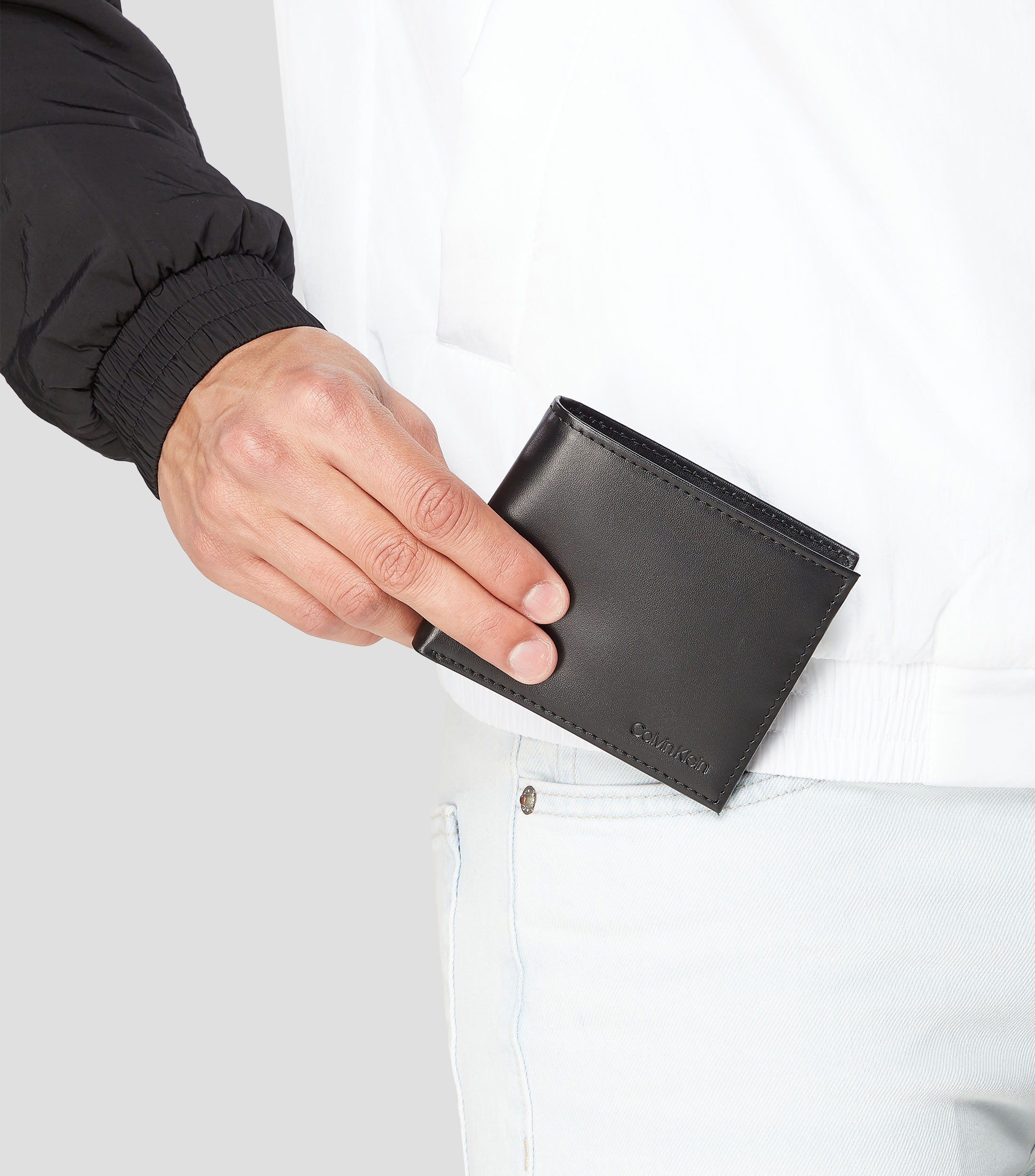Cartera bifold en piel con textura Hombre