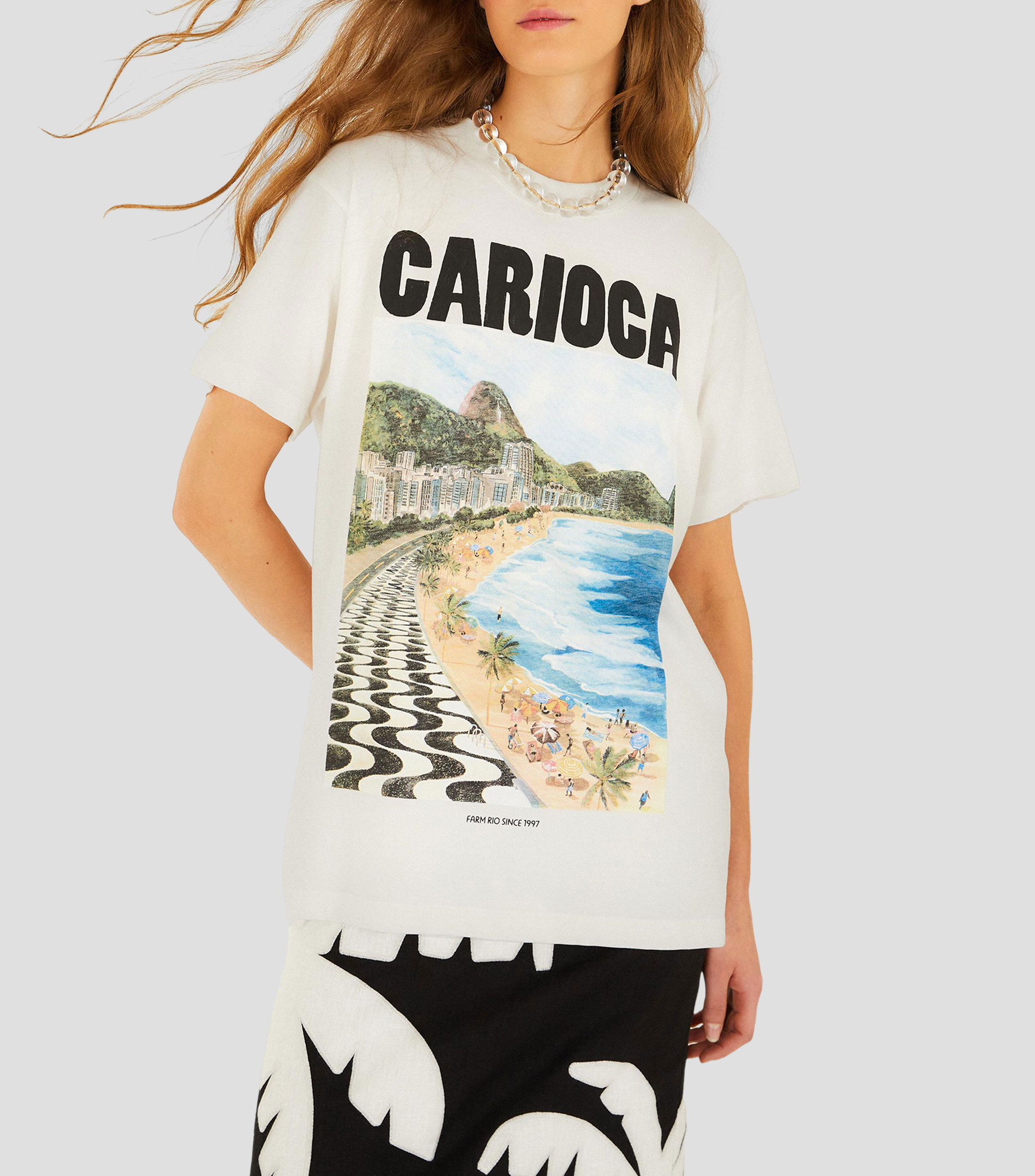Playera de cuello redondo con manga larga y diseño estampado Mujer