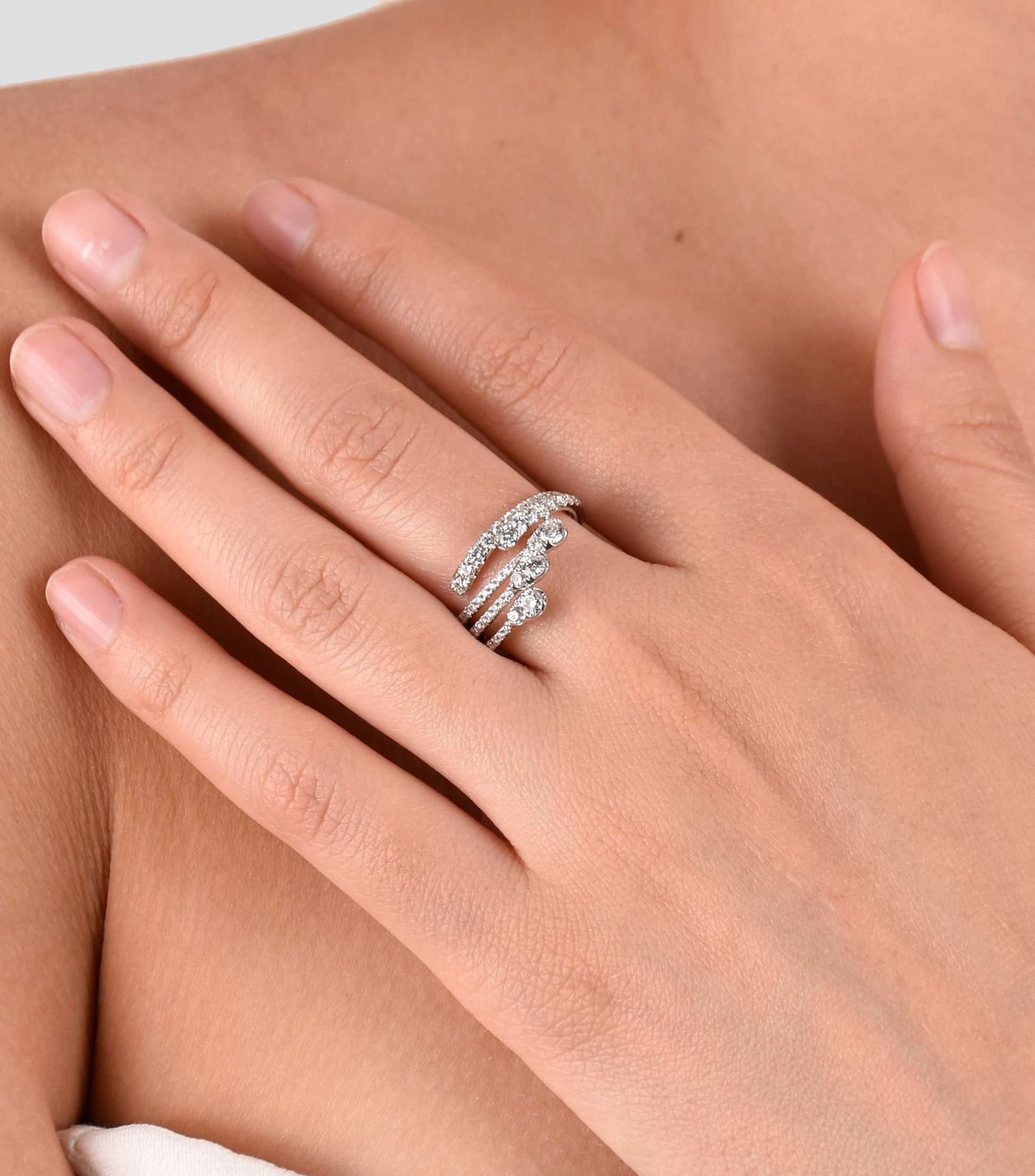 Anillo en oro blanco 14 Kts con diamantes Mujer