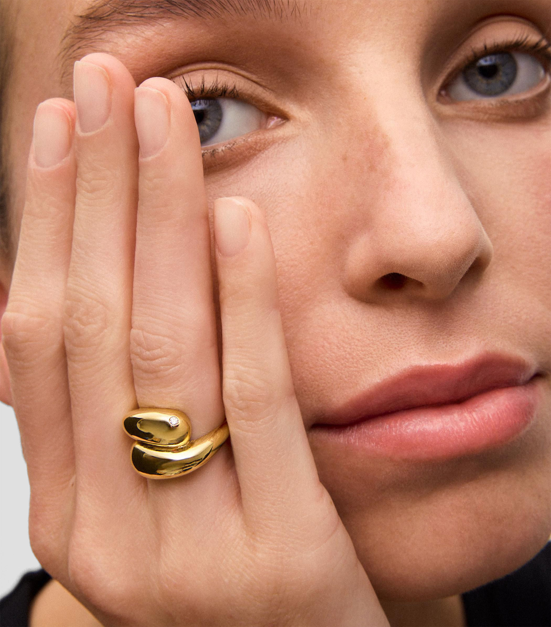 Anillo en oro amarillo Suave con diamante Mujer
