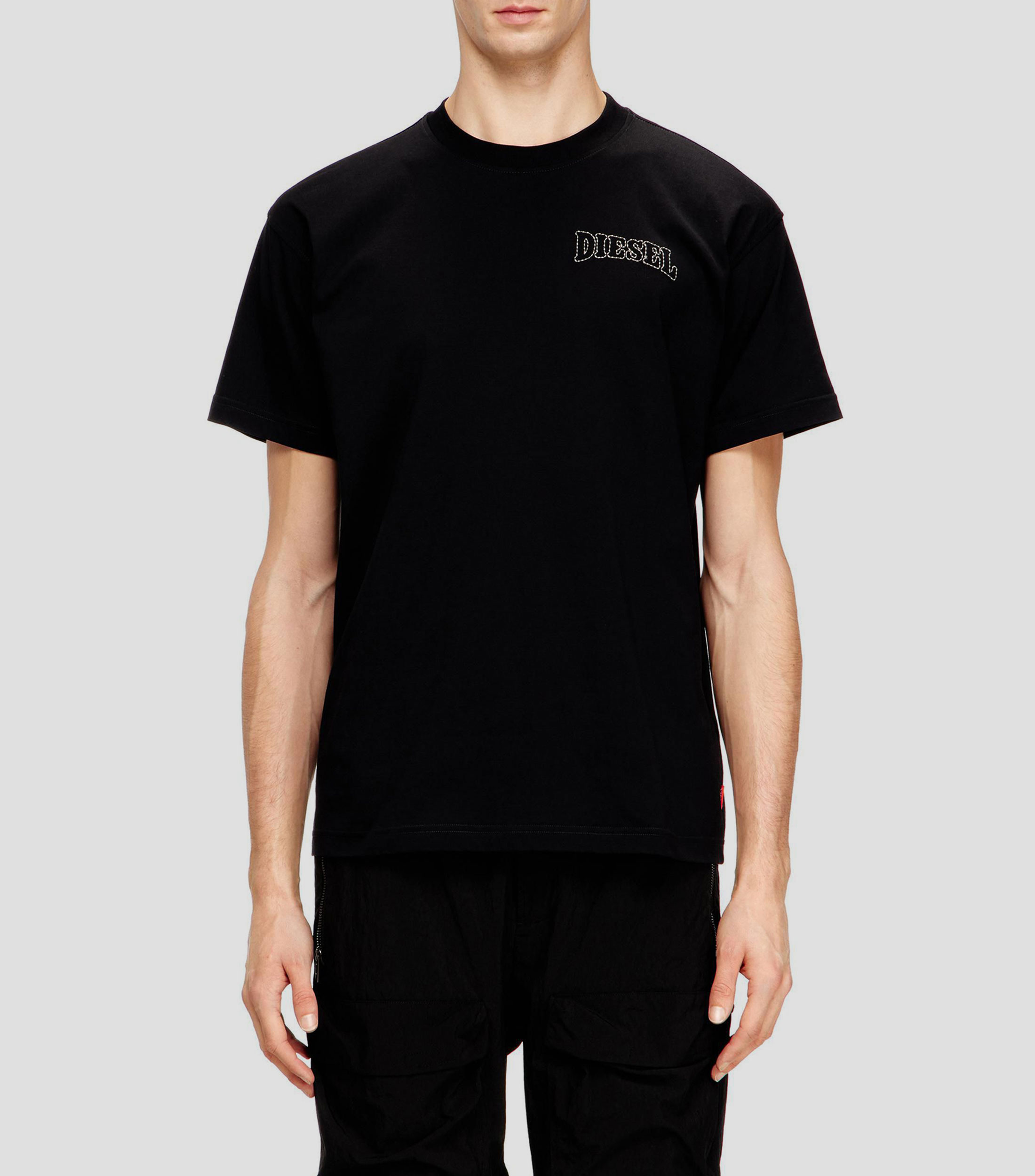 Playera de cuello redondo y manga corta con diseño sólido Hombre