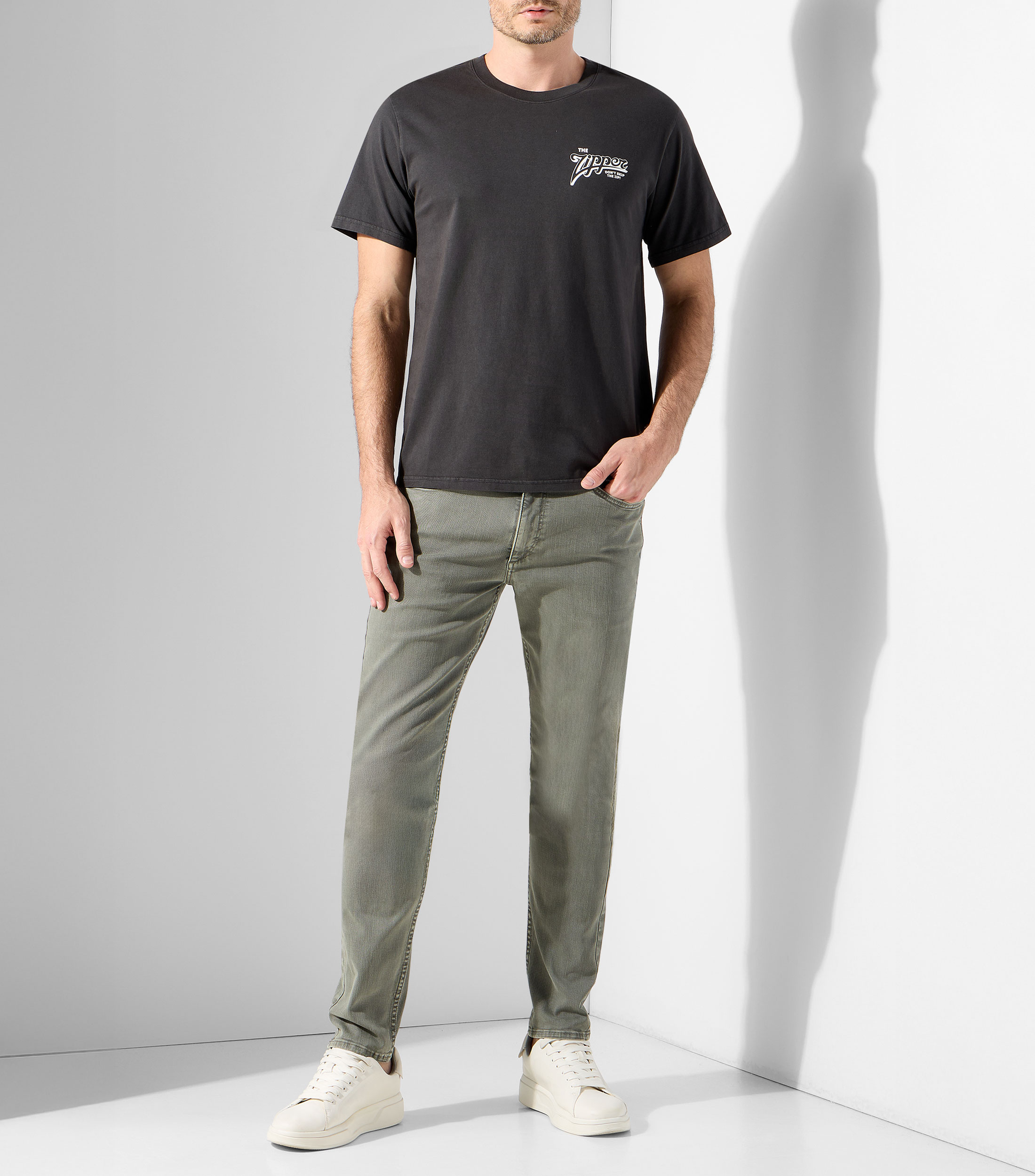 Playera cuello redondo manga corta estampada Hombre