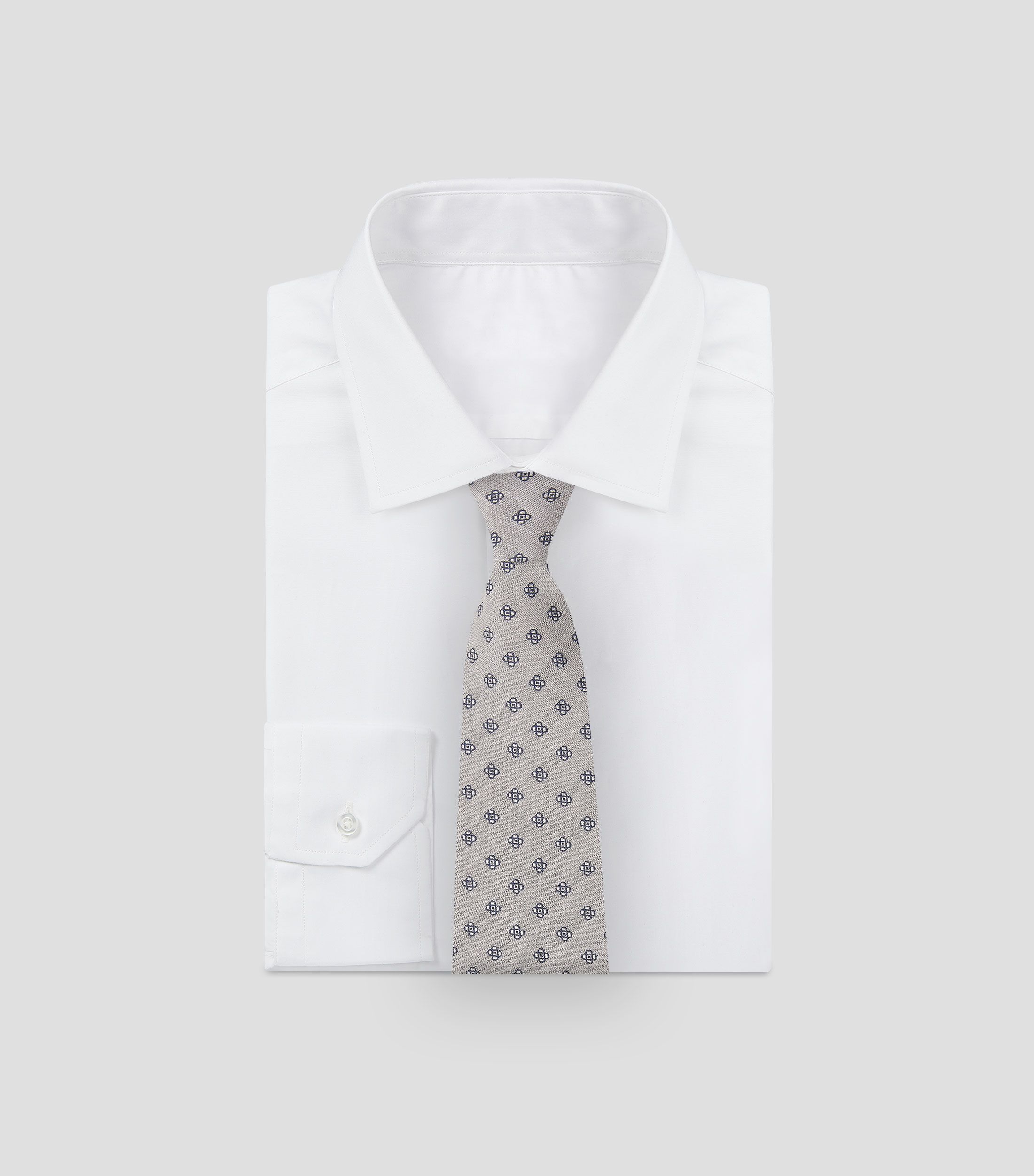 Corbata ancha con bordado