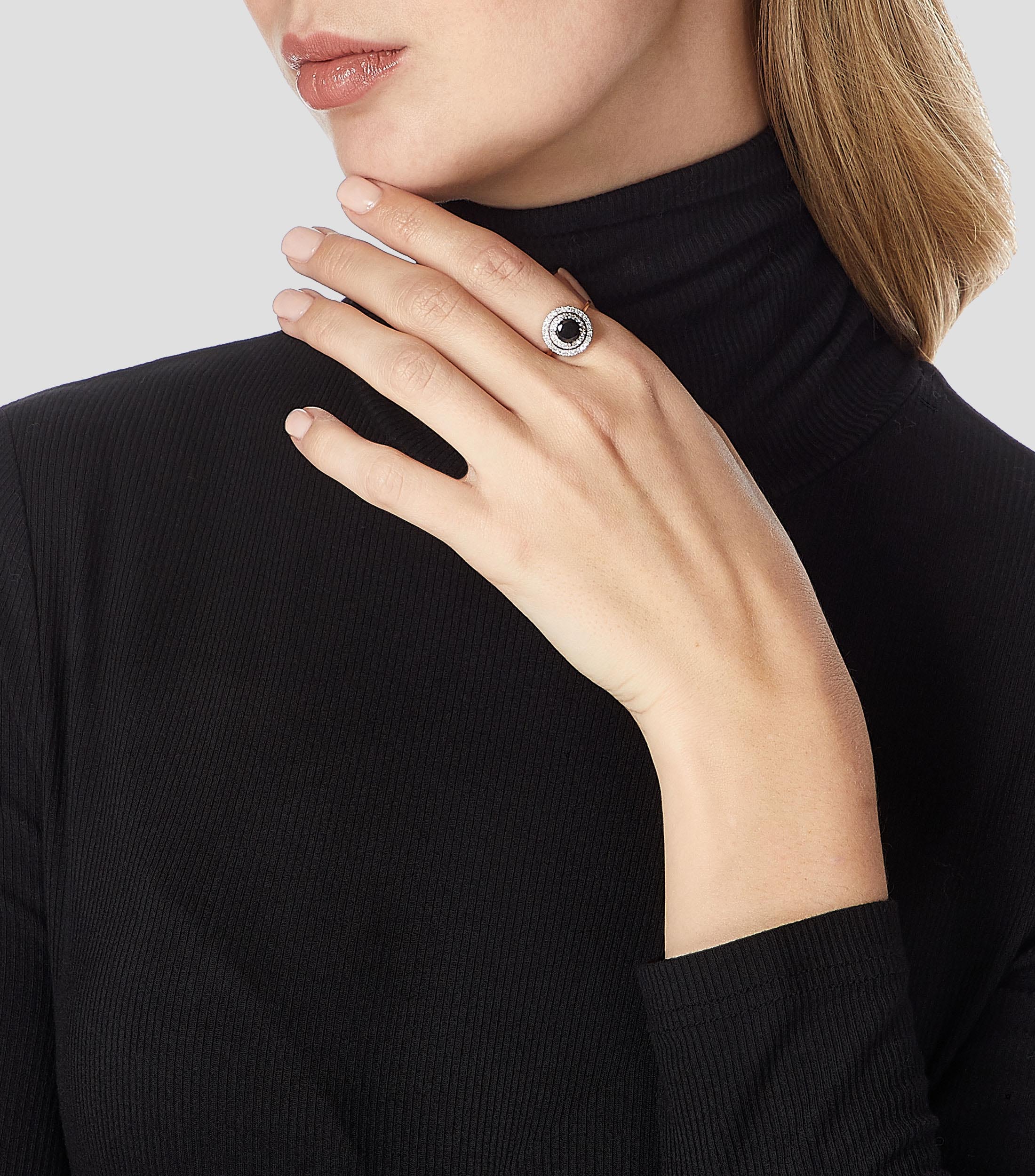 Anillo en oro de 14 kilates con diamante negro Mujer