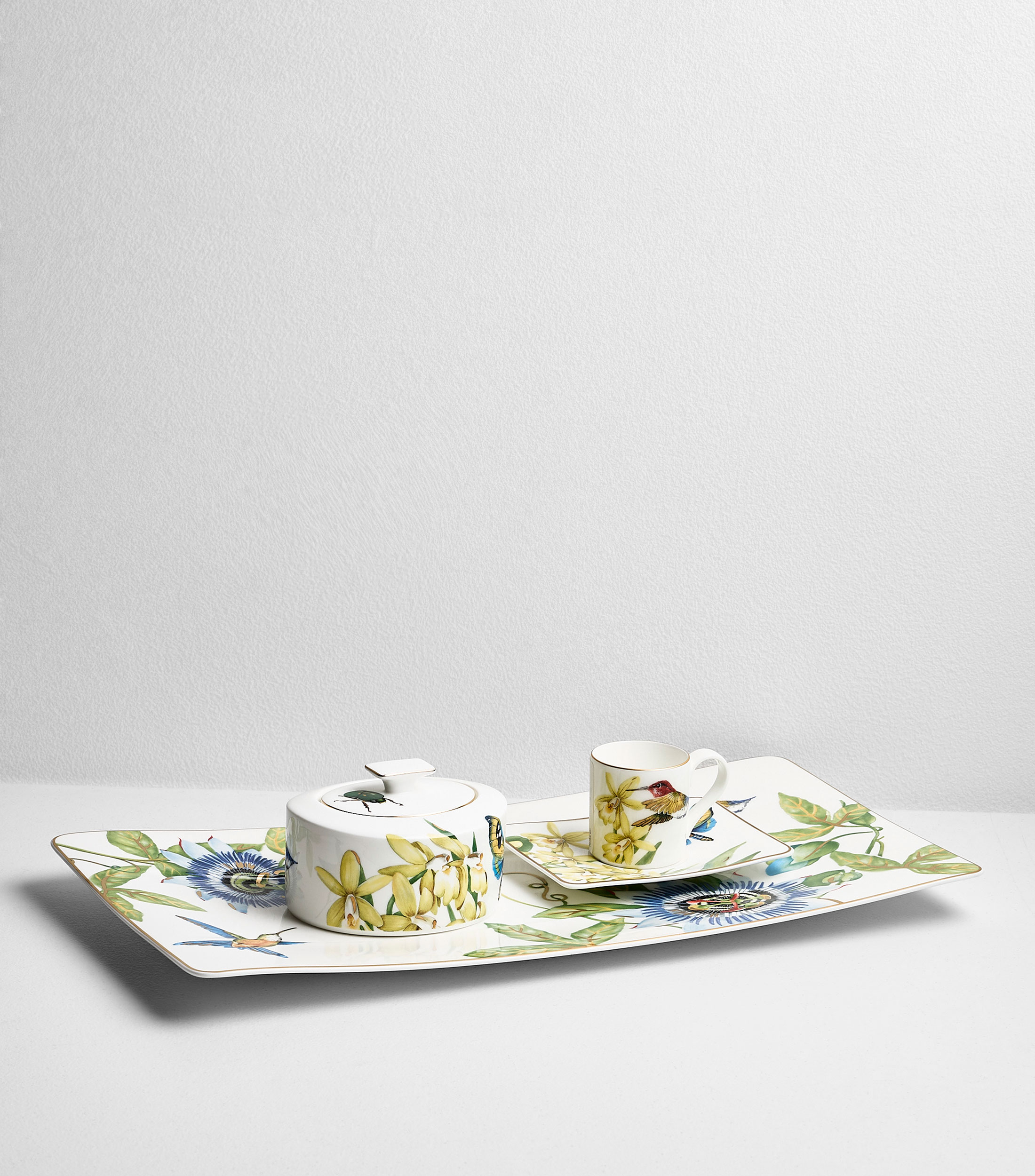 Plato para Servir Amazonia con flores