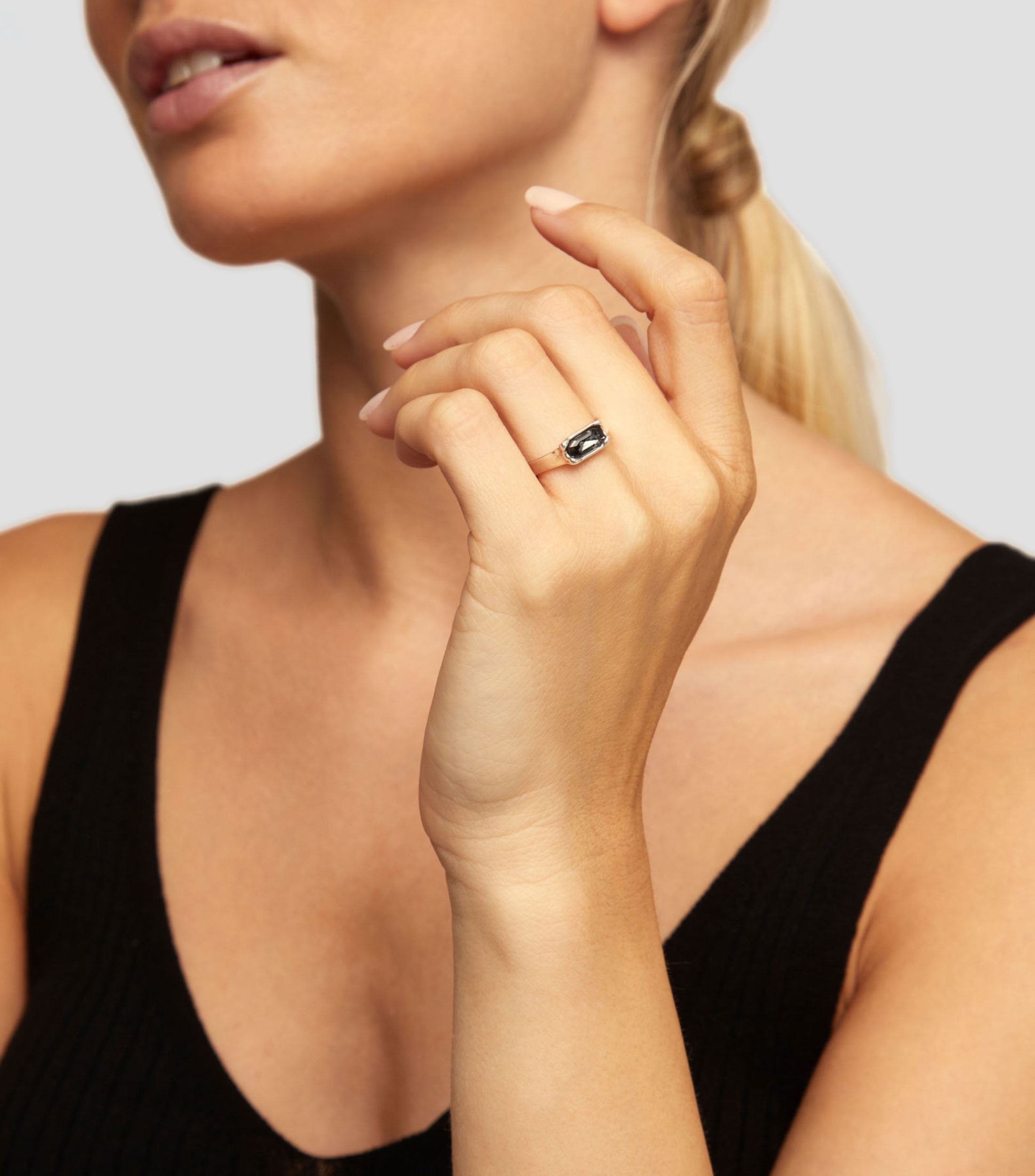 Anillo con cristal Cobra Mujer