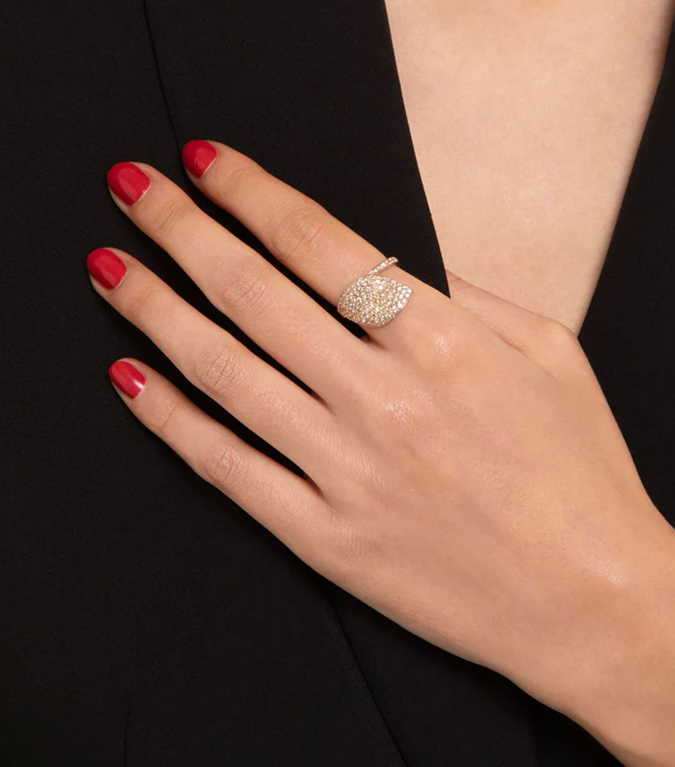 Anillo con Incrustaciones Mujer