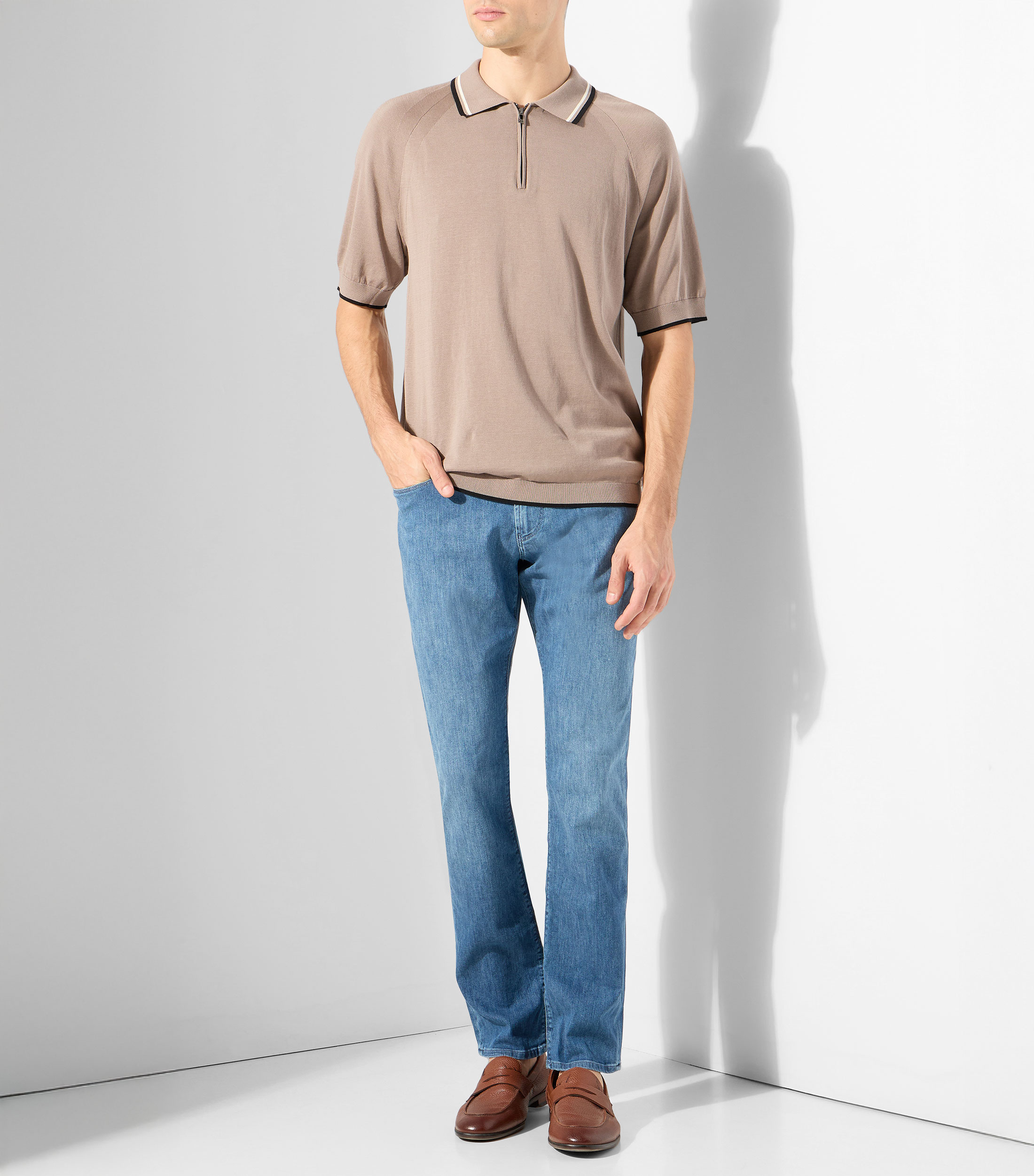 Playera tipo polo con manga corta lisa Hombre