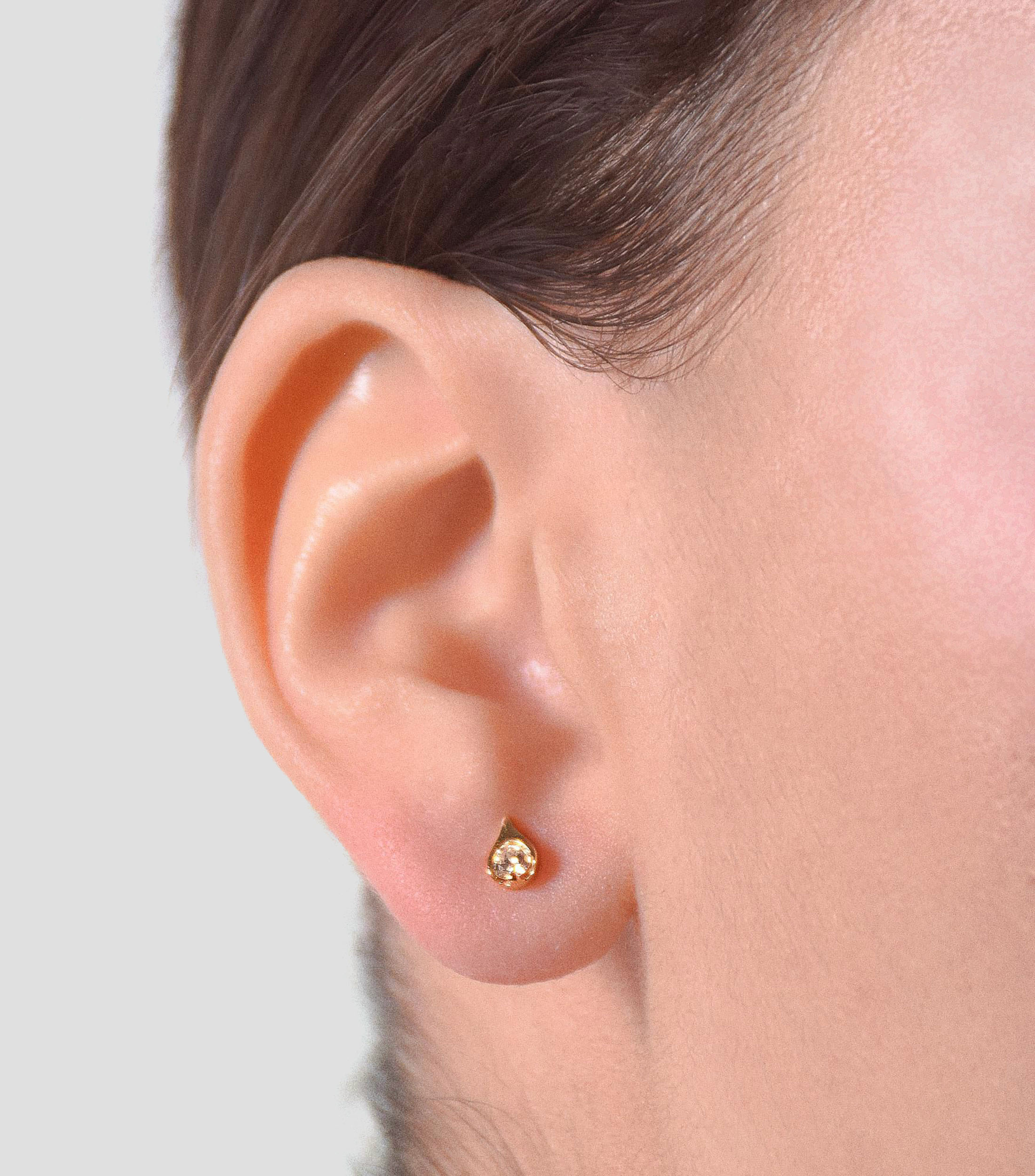 Broqueles Oro amarillo de 18 Kilates con diamantes para mujer