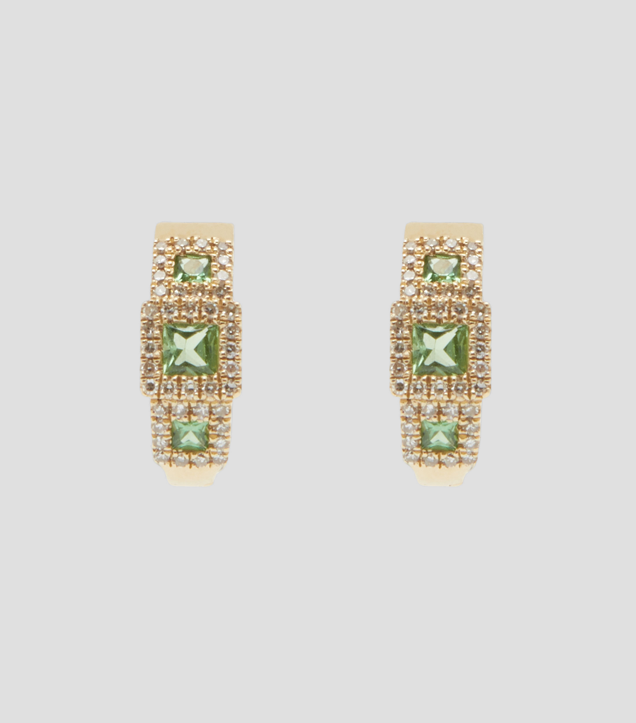 Aretes en oro amarillo de 14 kilates con diamantes y tsavorita Mujer