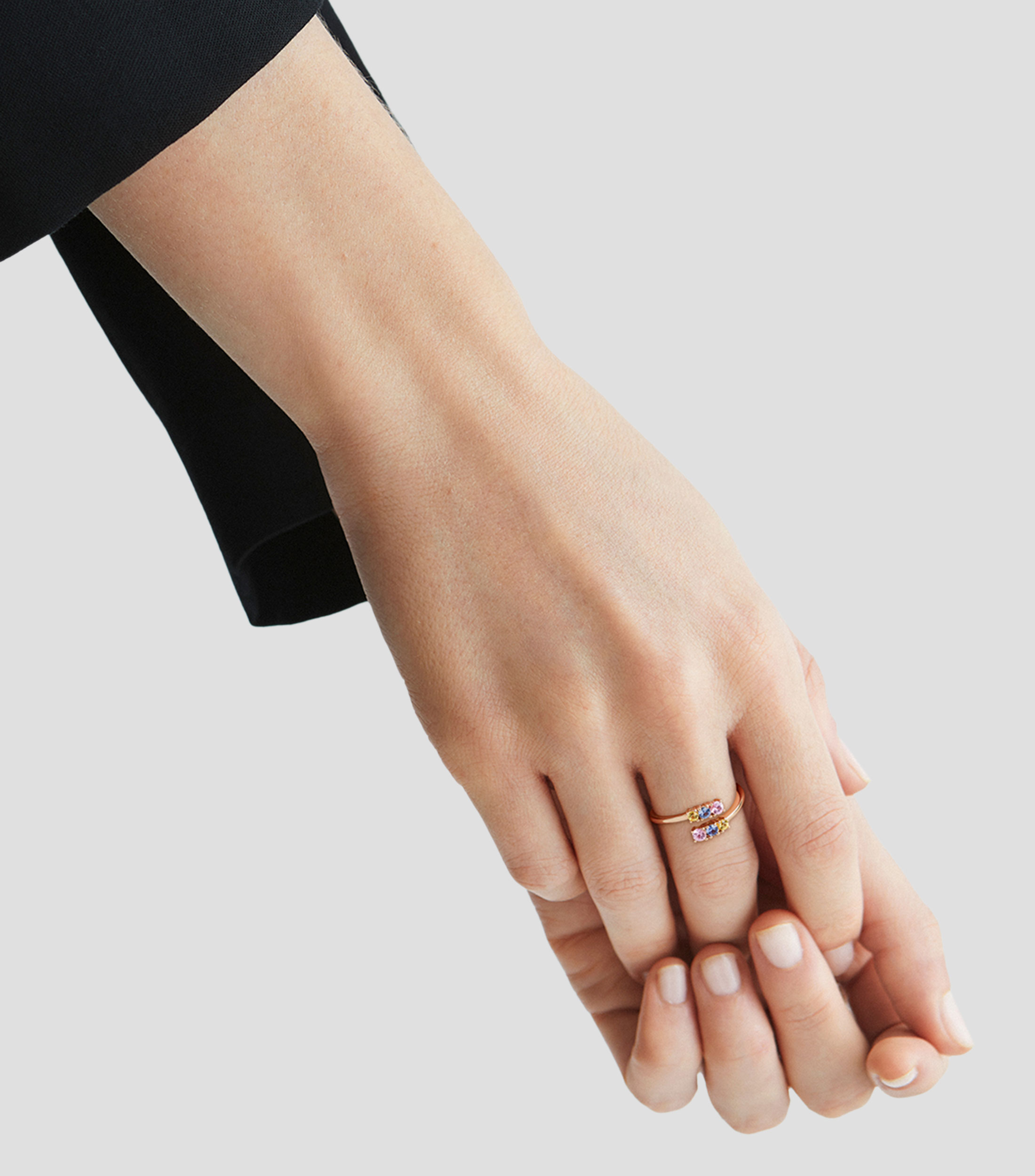 Anillo en oro rosa de 18 Kts con zafiros Mujer