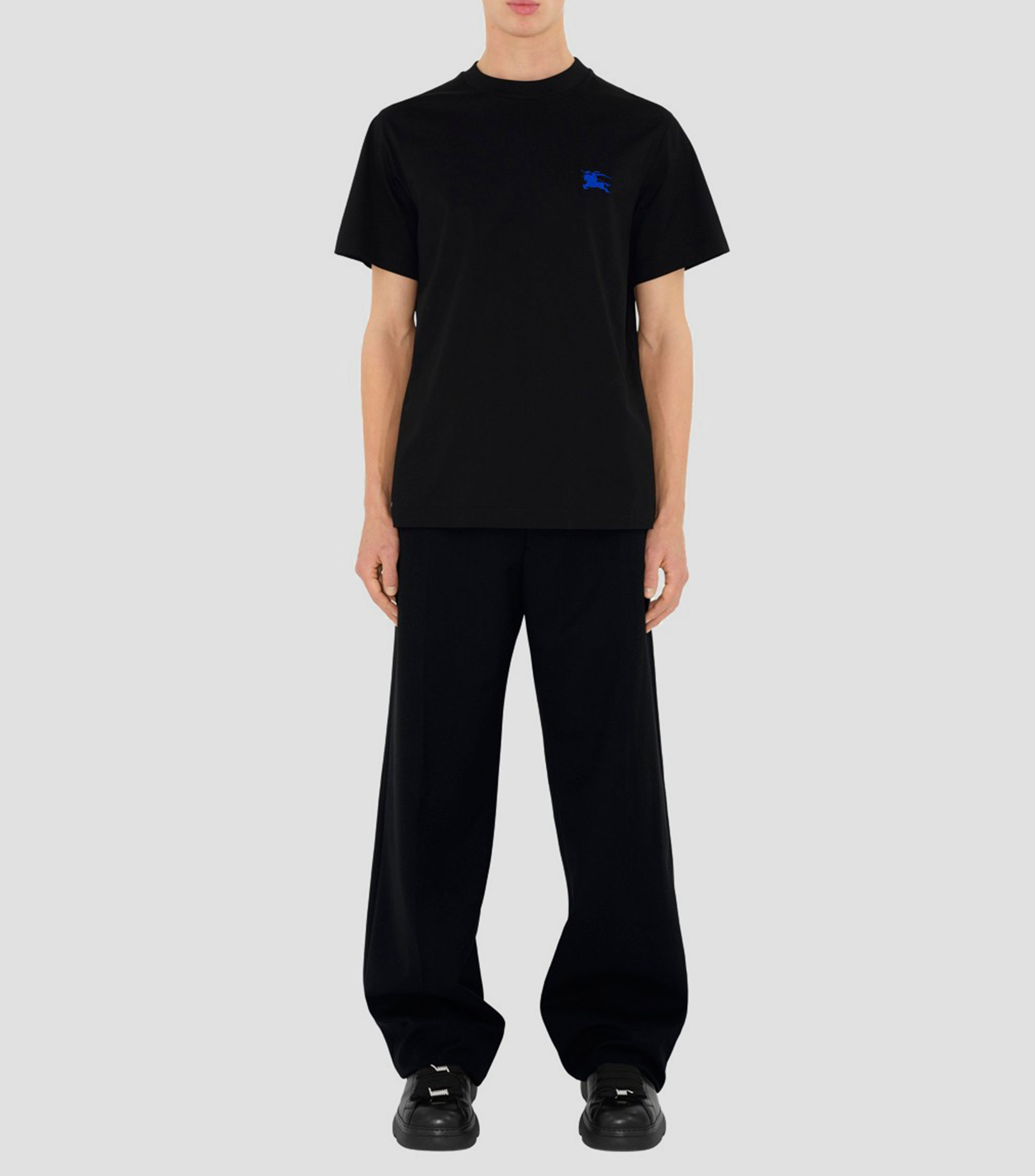Playera cuello redondo manga corta lisa hombre