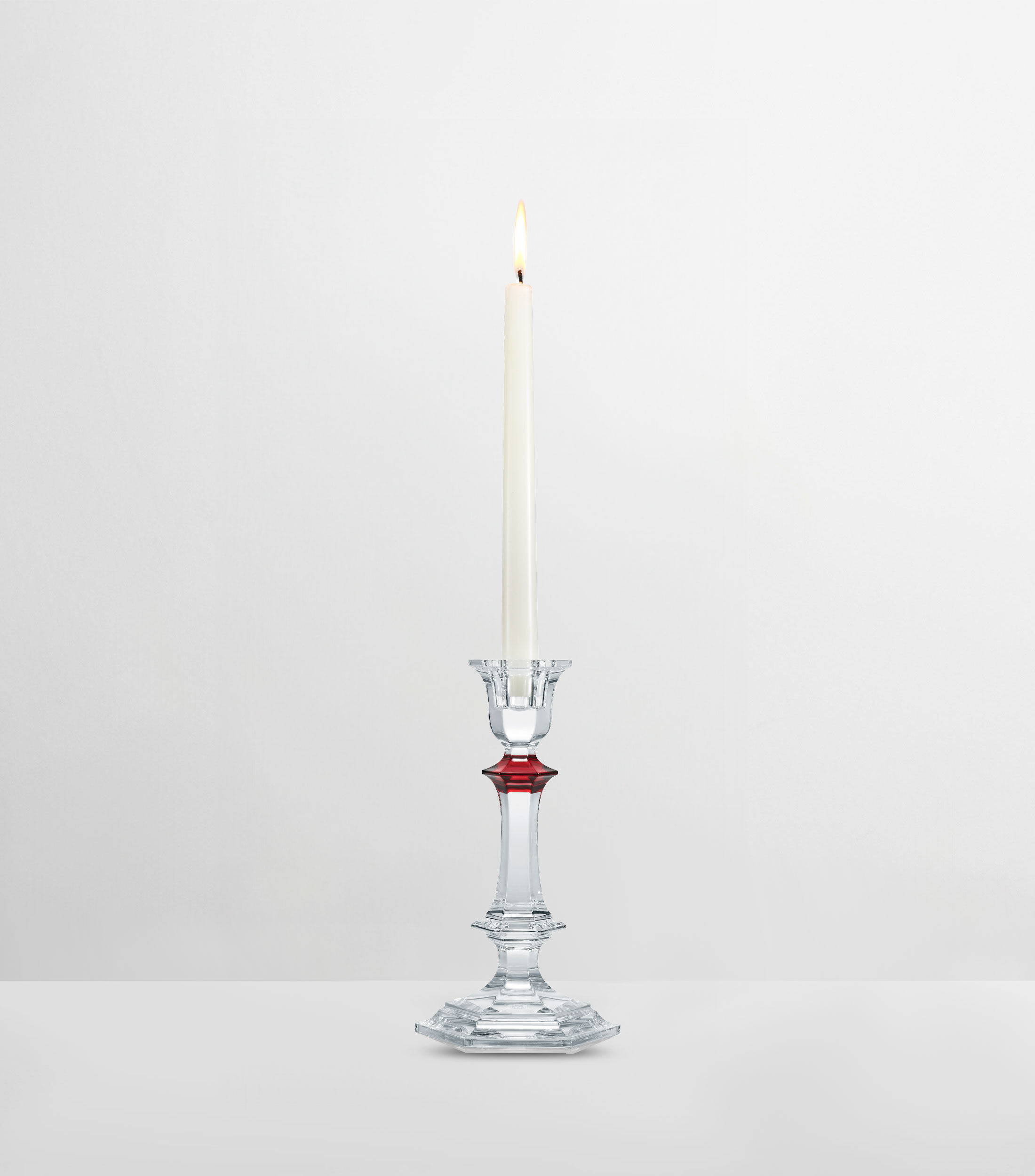 Candelabro Harcourt pomo rojo en cristal