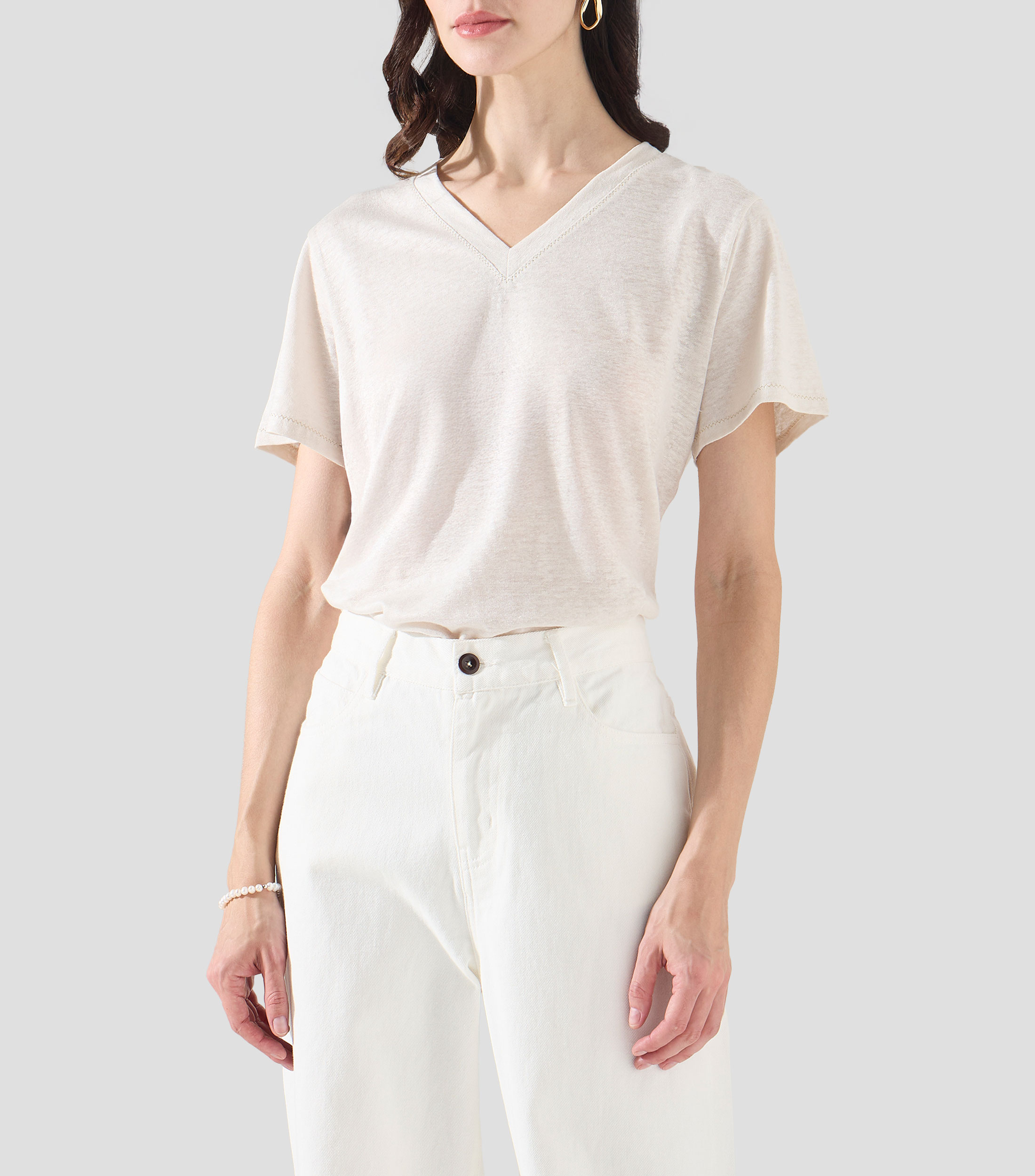 Playera de cuello V con manga corta lisa Mujer