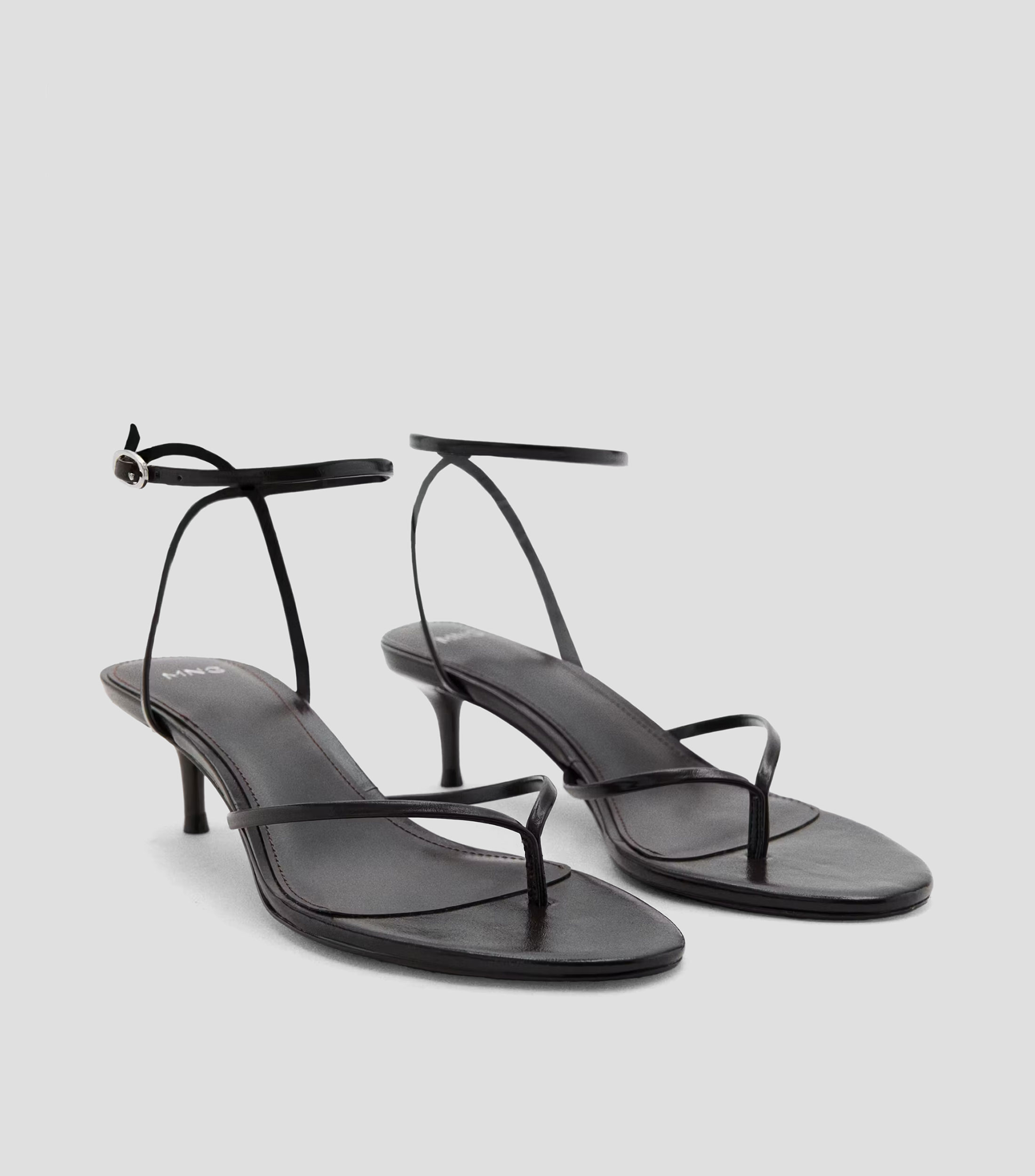 Sandalias con tacón bajo y delgado Mujer