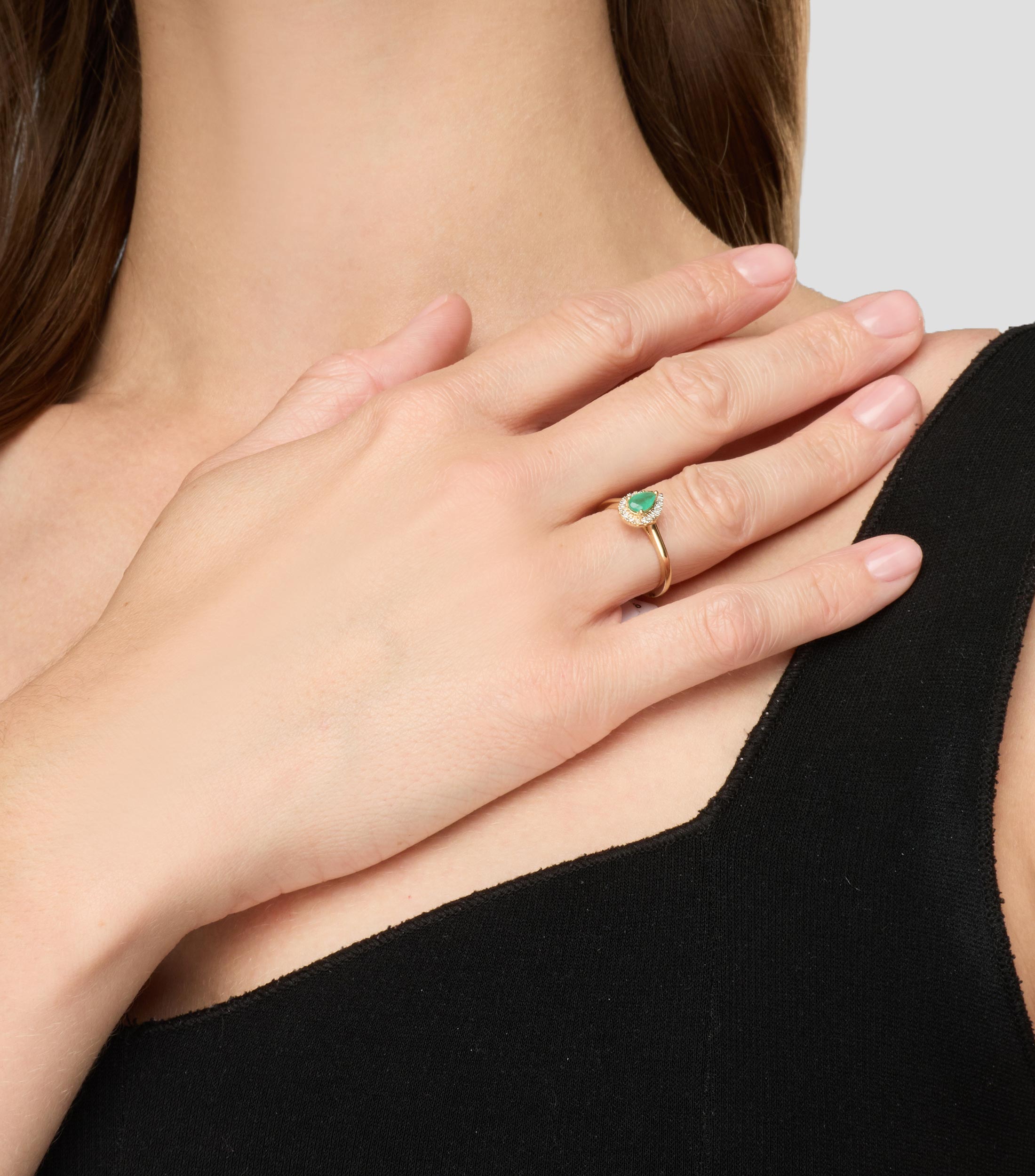 Anillo en oro de 14 Kilates con esmeralda Mujer