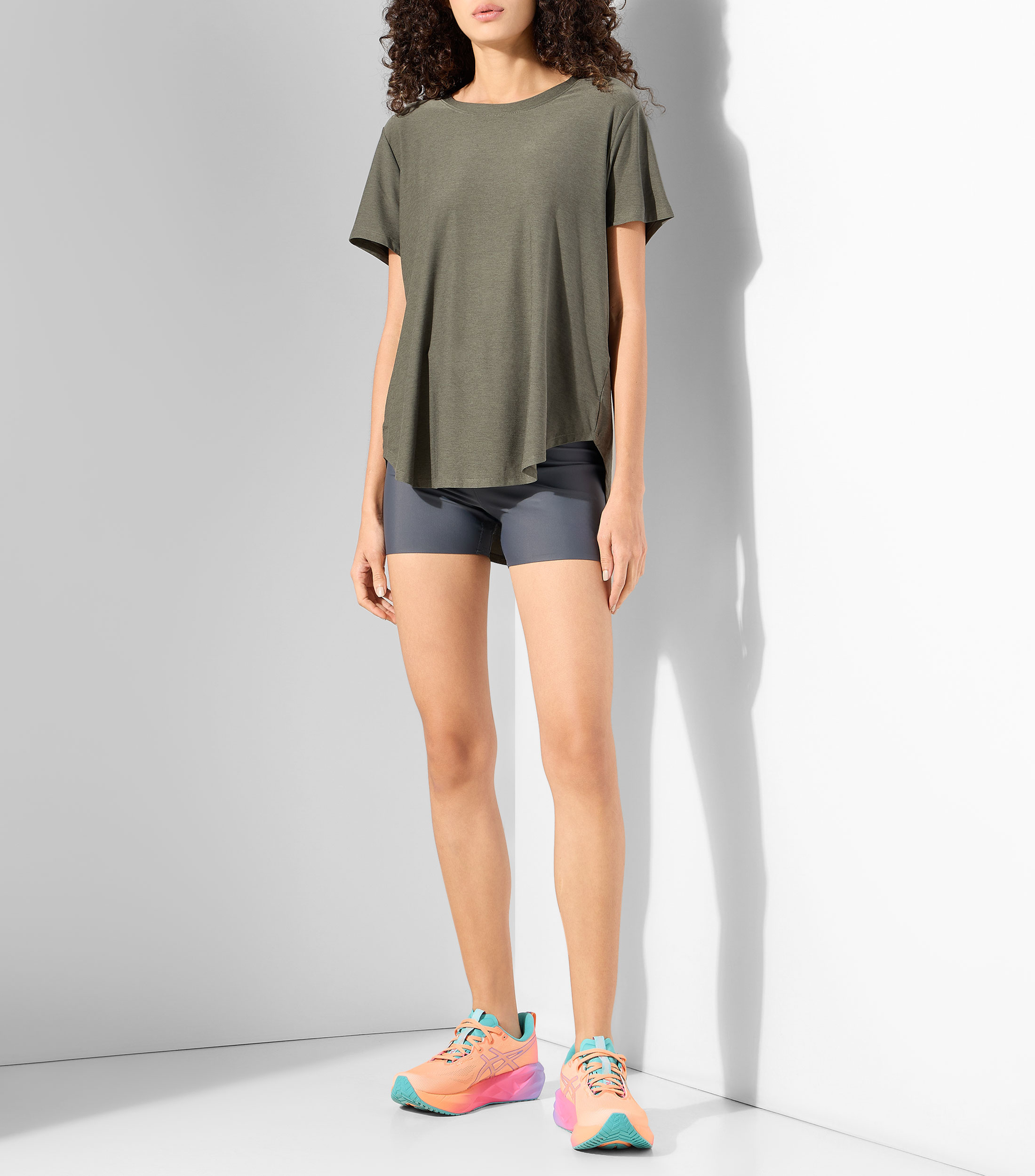Playera para entrenamiento cuello redondo manga corta lisa Mujer